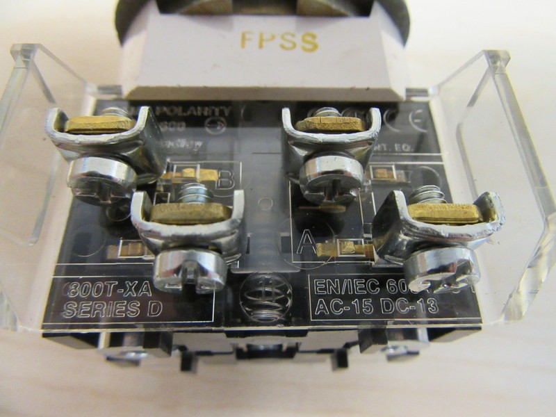 Allen Bradley 800T-N2KG4B Selector Switch