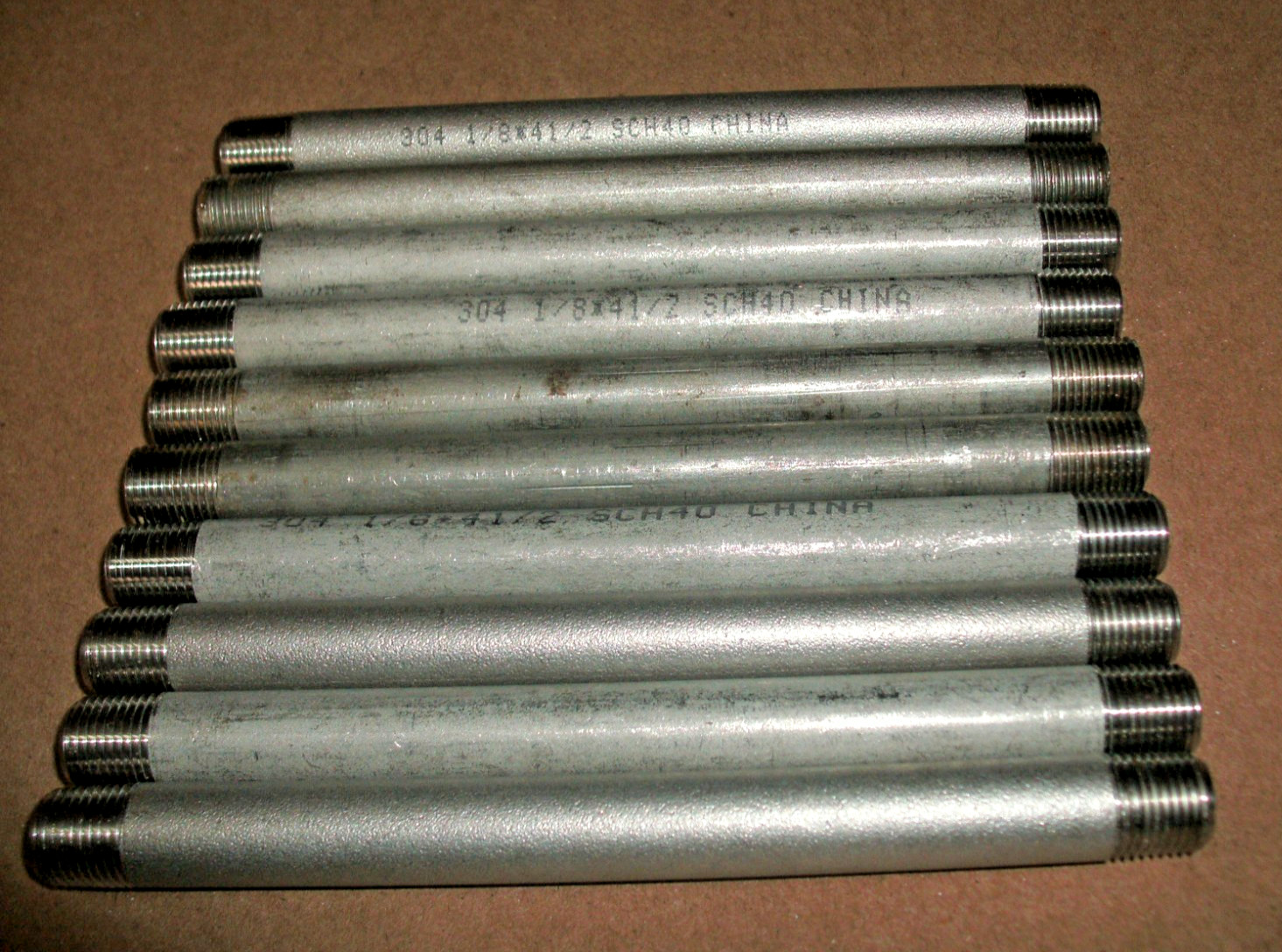 LOT OF 10 – 1/8″ x 4-1/2″ 304 SCH40 STAINLESS STEEL NIPPLE – 4 AVAILABLE