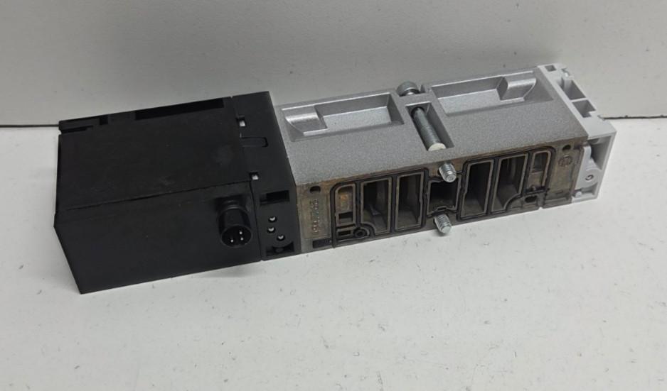 NEW NO BOX! FESTO 24V 5/2 SOLENOID VALVE 539156 VSVA-B-B52-ZD-A1-1T1L
