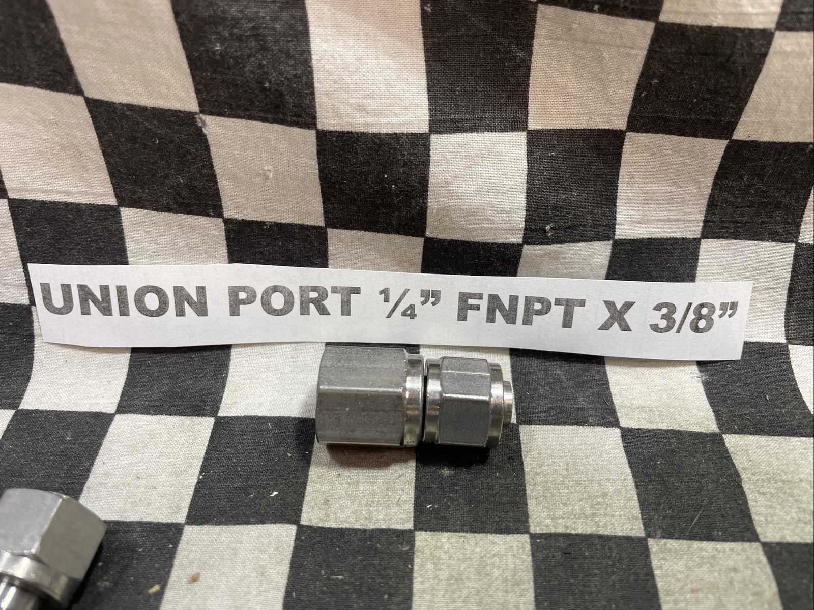 SWAGELOK UNION PORT 1/4″ TO 5/8″, SS-401-PC SS-601-PC SS-1011-PC LOT OF 16#128V1