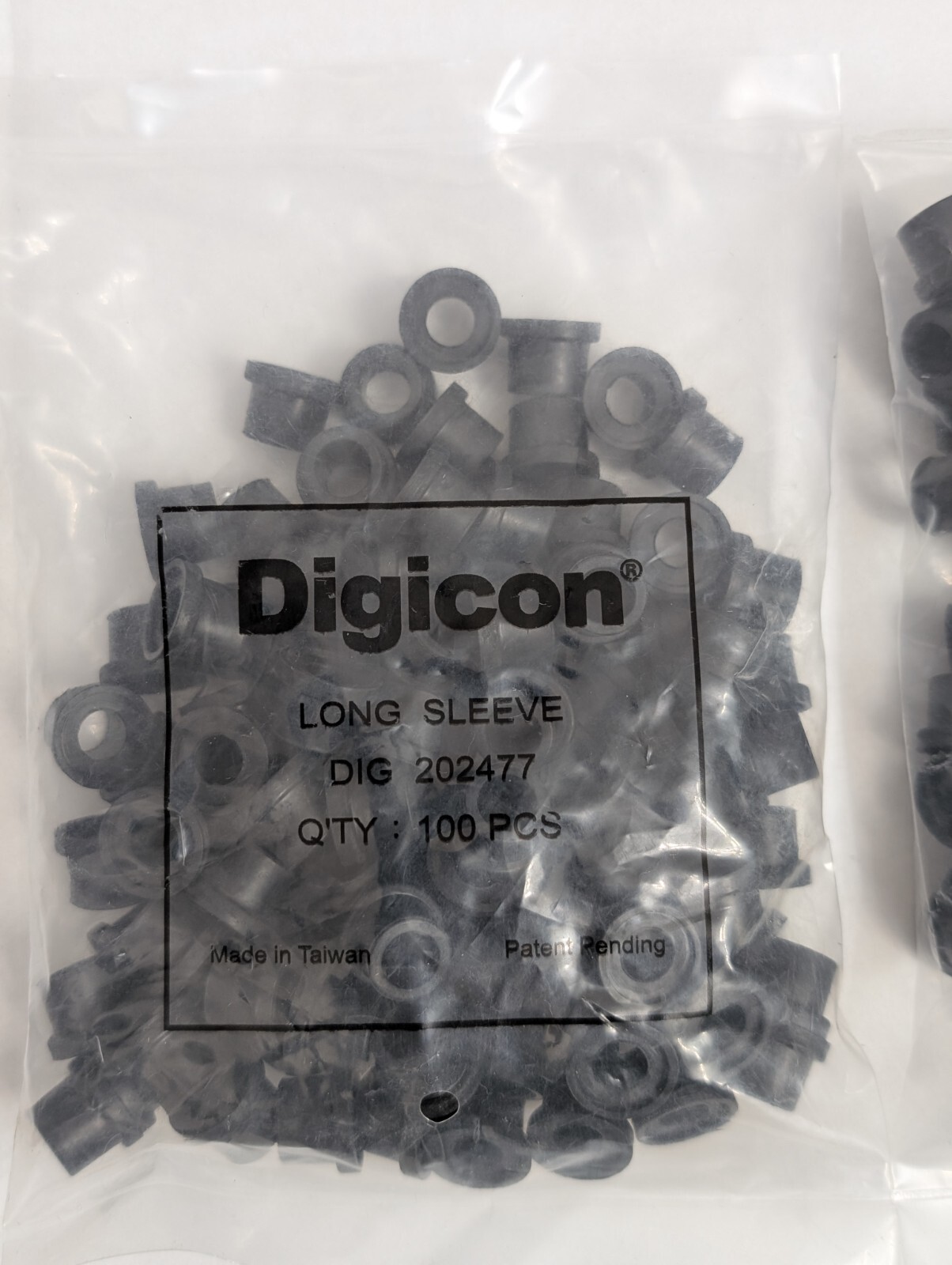 Lot of 200 Digicon Long Sleeve Model DIG 202477 1/2 Inch Top Hat Rubber Gromm