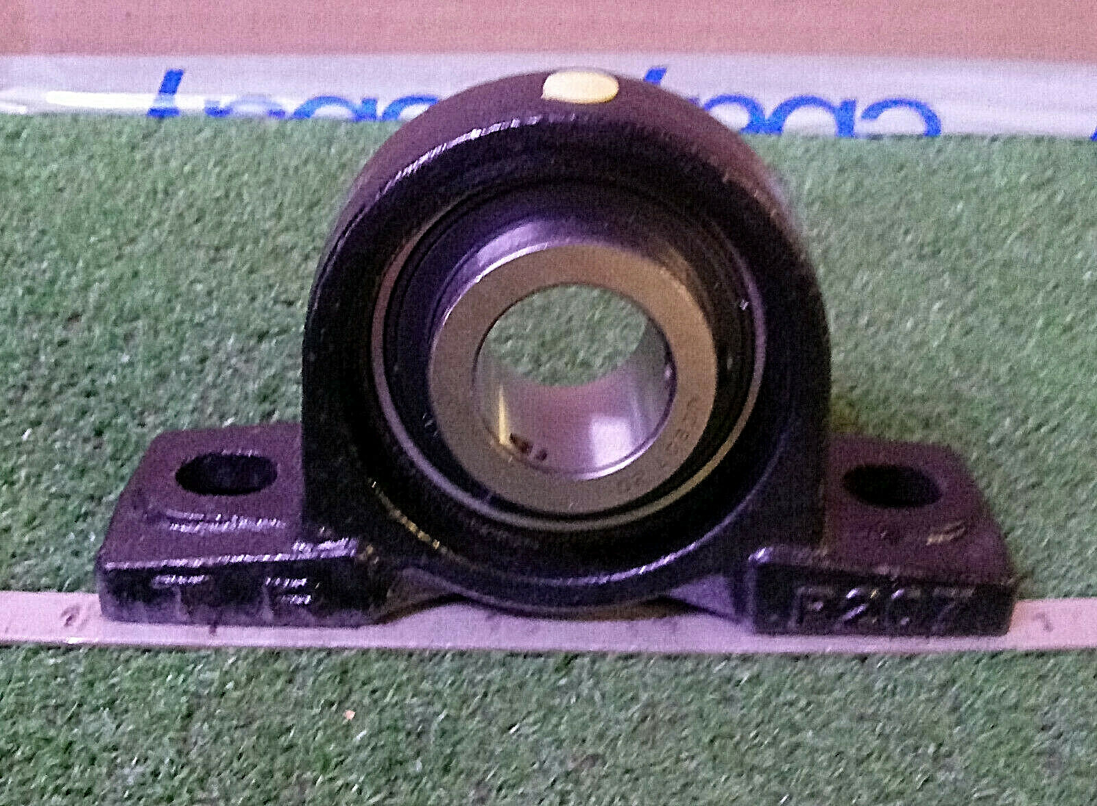 1 NEW TR P-207 PILLOW BLOCK w/UC207 20 BEARING NNB ***MAKE OFFER***