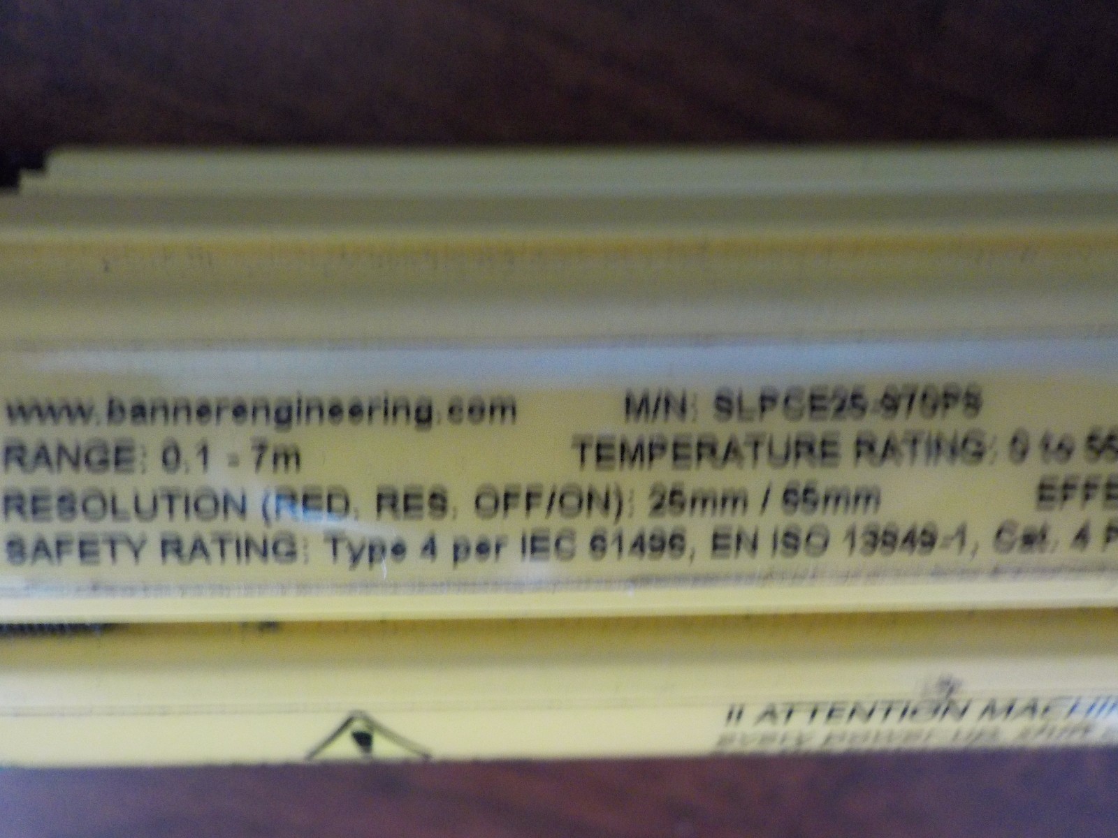 BANNER SLPCE25-970P8 USED EZ-SCREEN LP SAFETY LIGHT CURTAIN EMITTER SLPCE25970P8