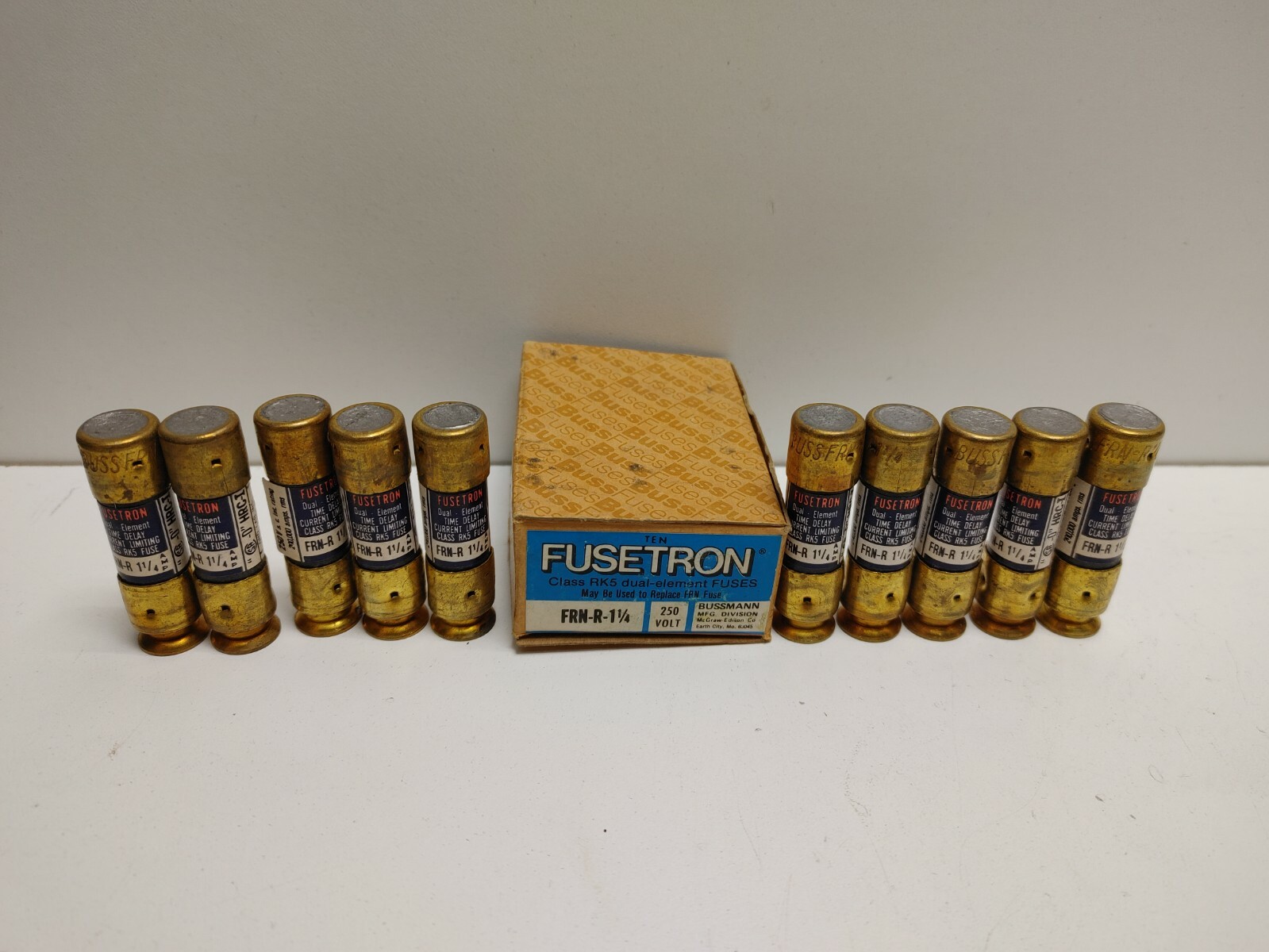 LOT OF 10 NEW OLD STOCK! BUSSMANN FUSETRON 1-1/4A 250V RK5 FUSES FRN-R-1-1/4