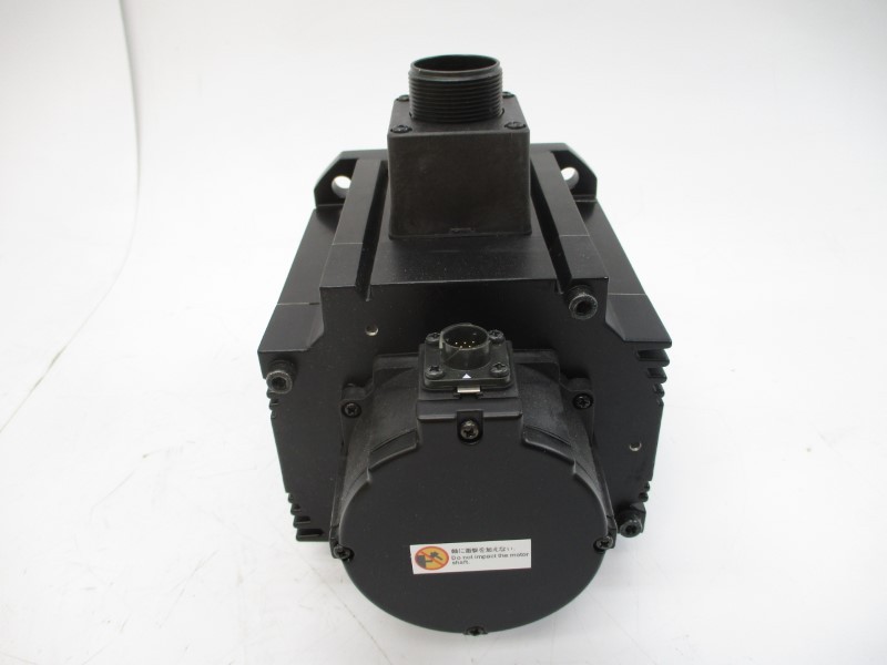 OMRON R88M-K1K520T-BS2 107VAC 9.4A NSMP