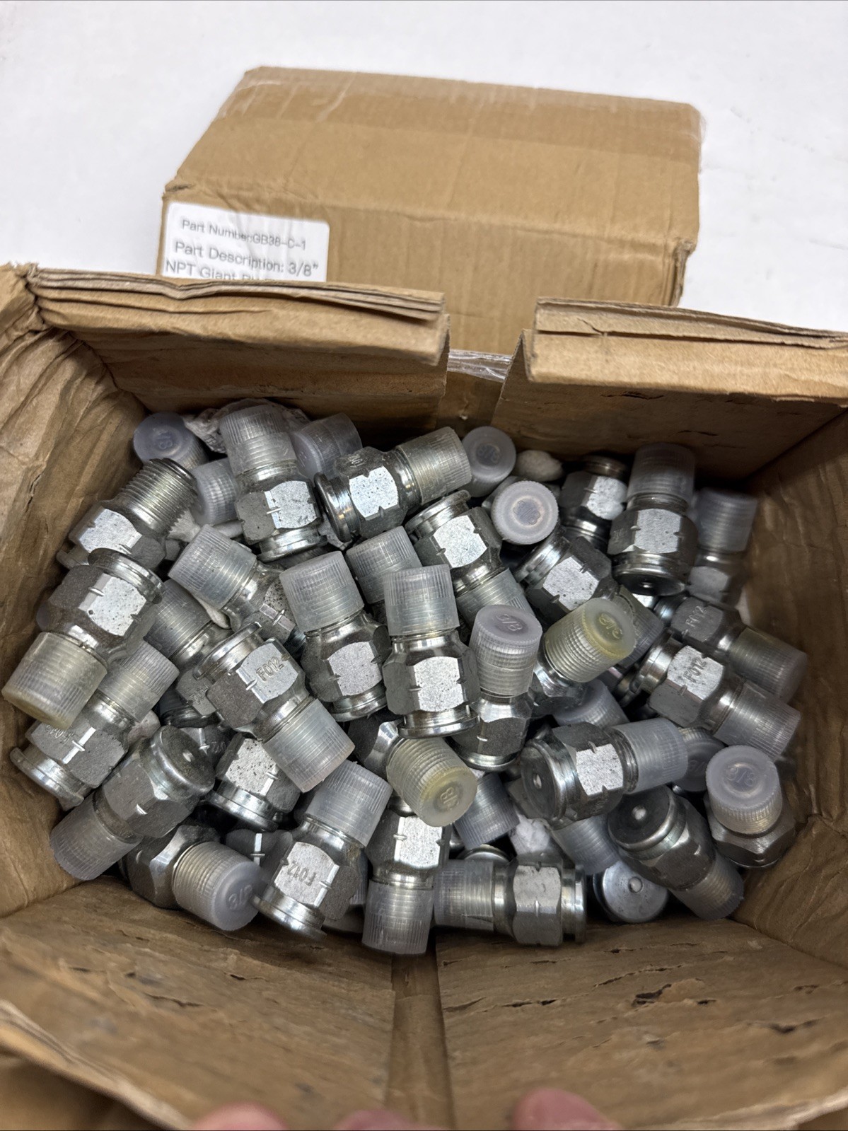 GB38-C-1 3/8” NPT Giant BH Ftg Assy W Ceramic Balls Qty 100