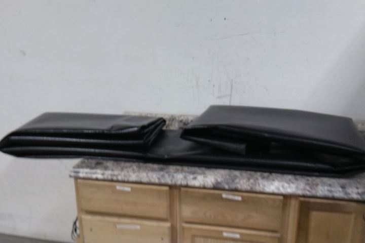 Condor BD-1010-AL-L-C 10 Ft Width x 10 Ft Length Black Spill Containment Berm
