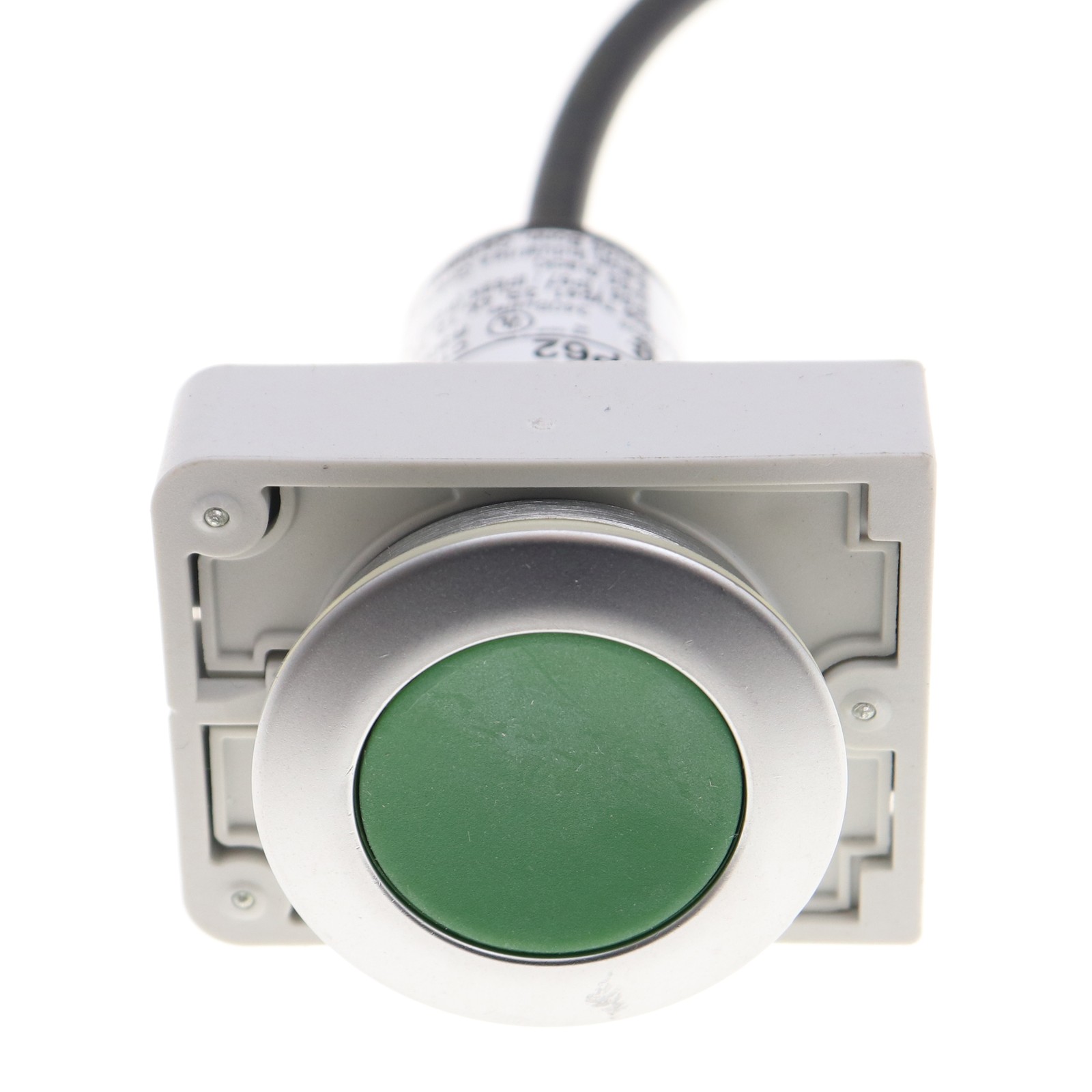 EATON C30C-FD-G-K10-P62 PUSHBUTTON C30, FLAT, MOMENTRAY, 1 N/O, 4-POLE, GREEN