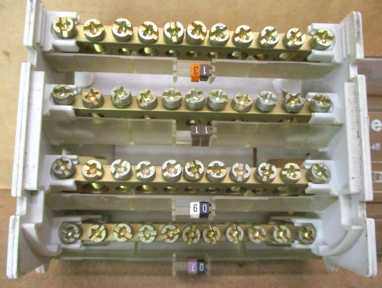 legrand 048 86 EN 60947-1 50004HM