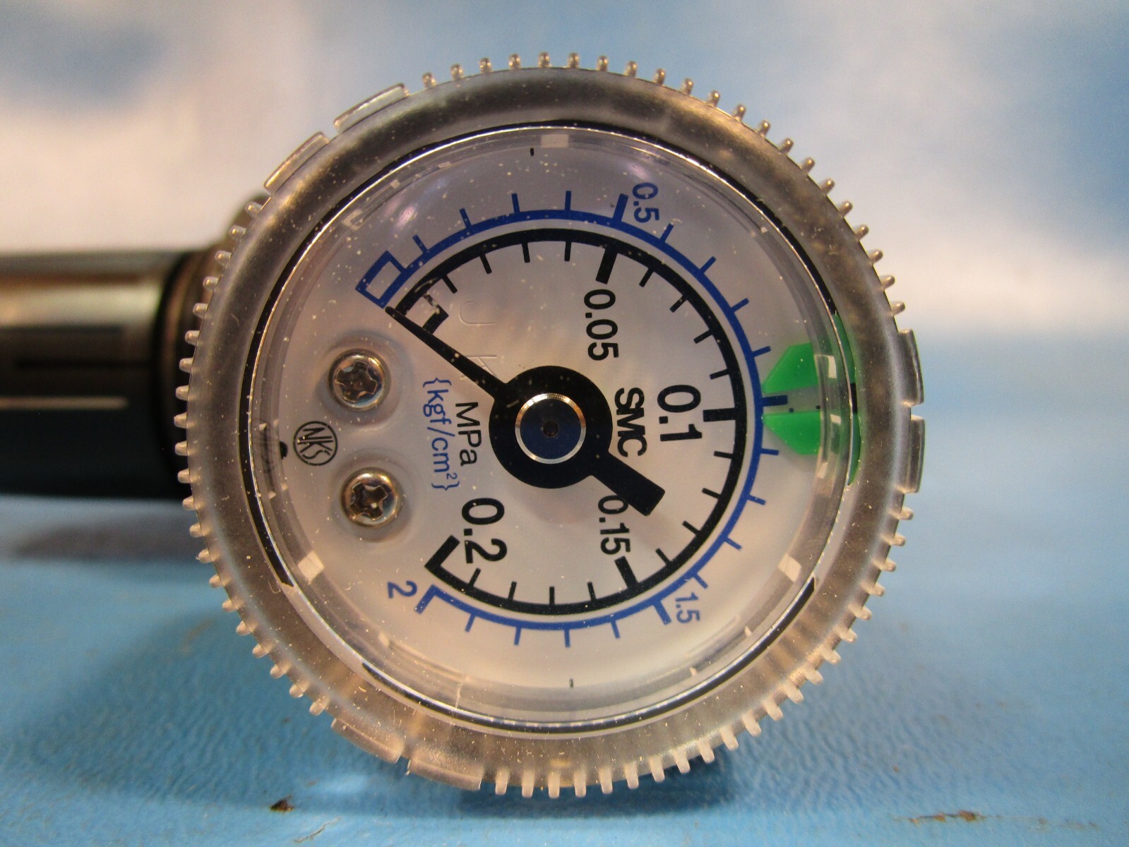 SMC AR2000-02G-1NR Pneumatic Air Pressure Regulator Valve with Gauge 0-0.2MPa