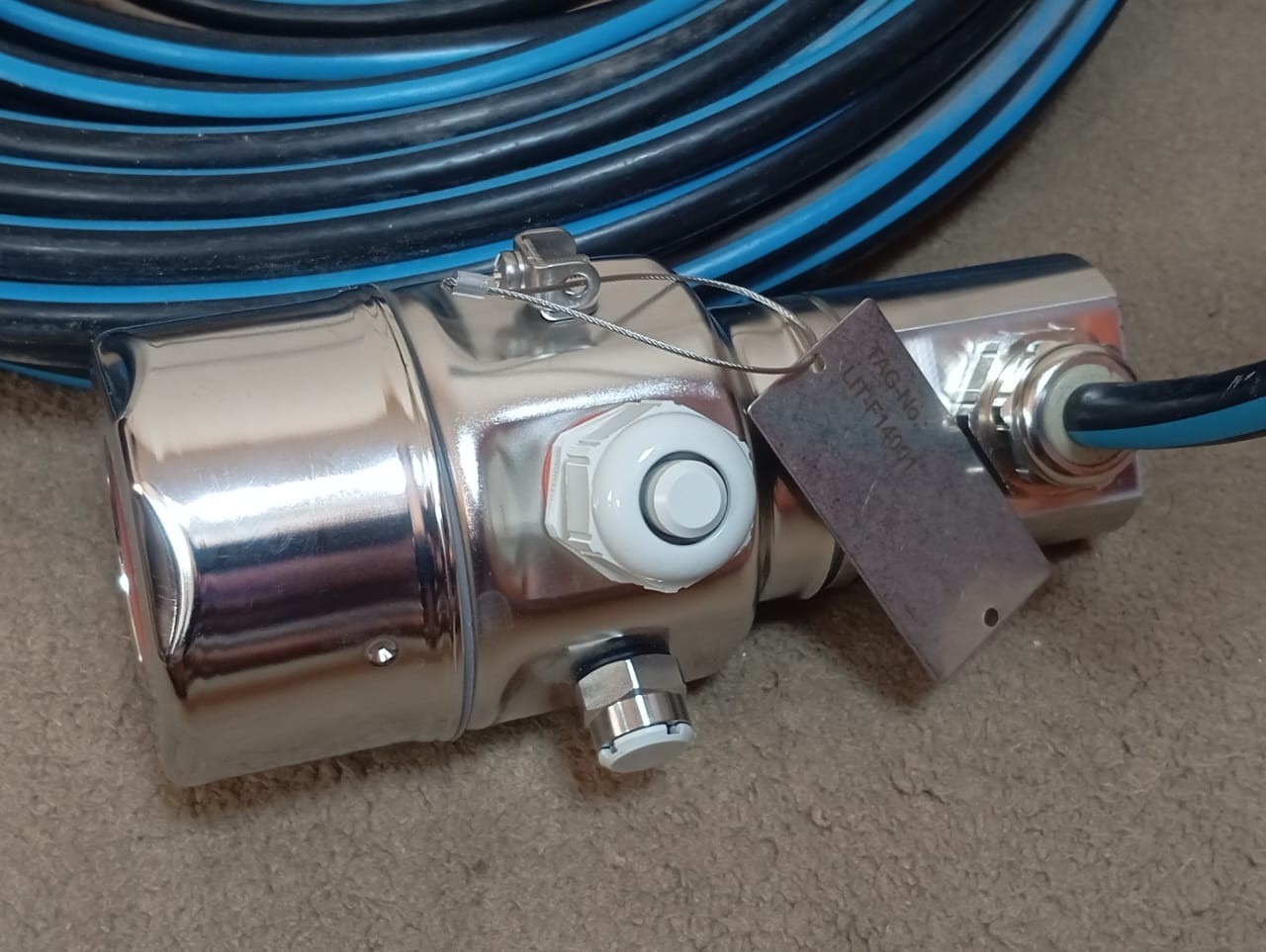 Endress+Hauser / Deltapilot M / Hydrostatic Pressure Transmitter / FMB53-LVP4/0