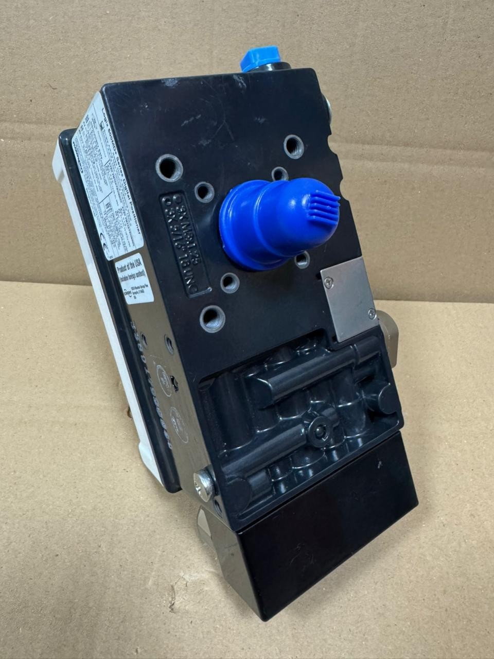 Flowserve / Logix 500MD+ / Digital Positioner / 520MD+37-W1D300-GM3-0000