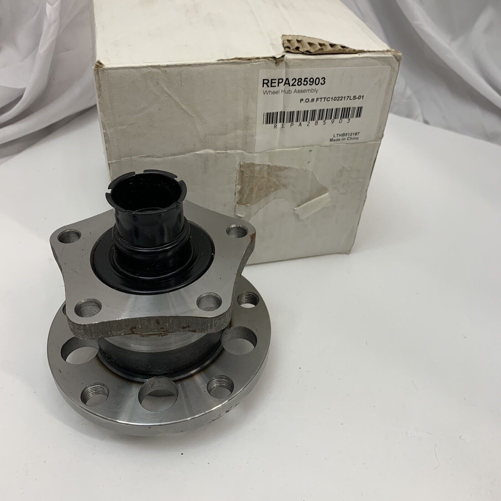Wheel Hub Assembly with Bearings for Volkswagen Passat Audi A6 In Box