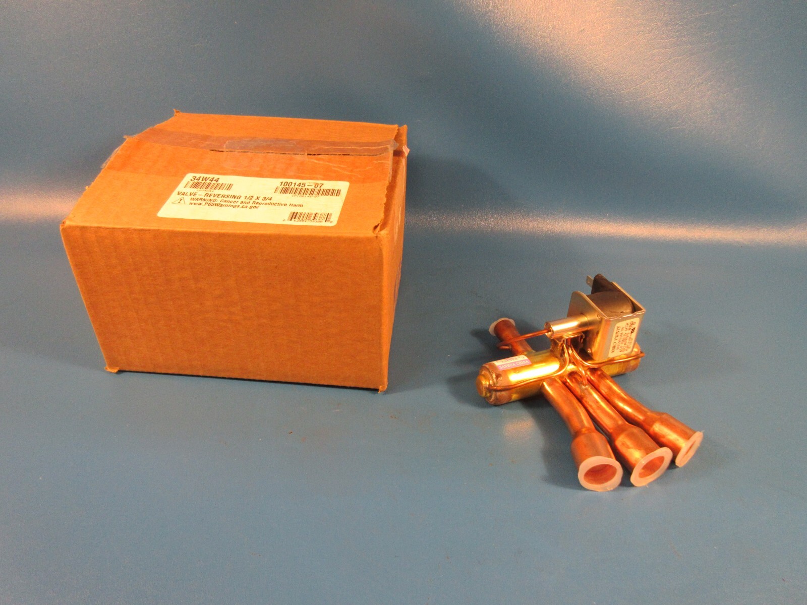 Lennox 34W44 Reversing Valve w/ Solenoid Coil, Coil, 24V, 50/60HZ, 1/2″ X 3/4″