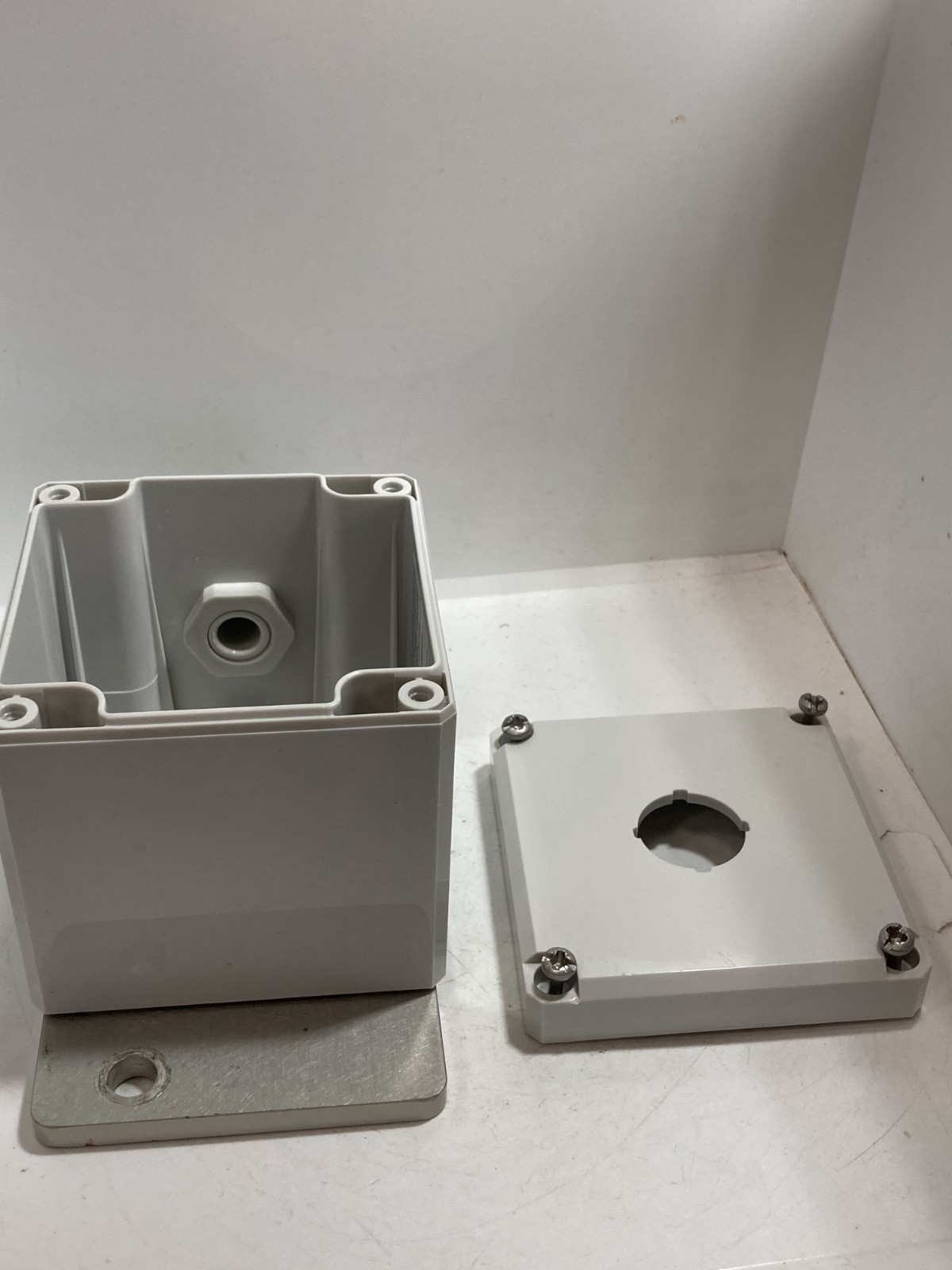 HOFFMAN Q1PBPCDM ENCLOSURE 4,4X6,12,13 FOR PUSHBUTTON