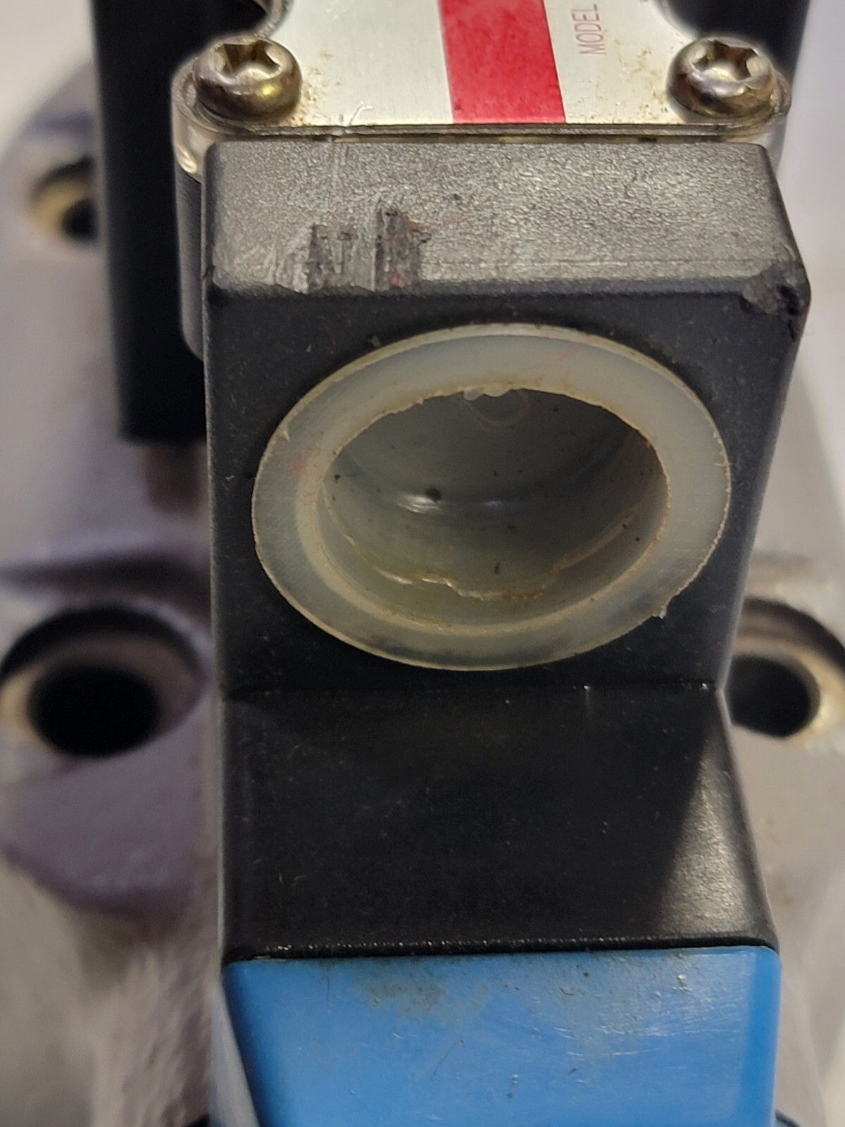Toyo-oki Kogyo HD3-2S-KcP-03A-LYD 2 Hydraulic Valve NOS FREE SHIP LOC SHF J