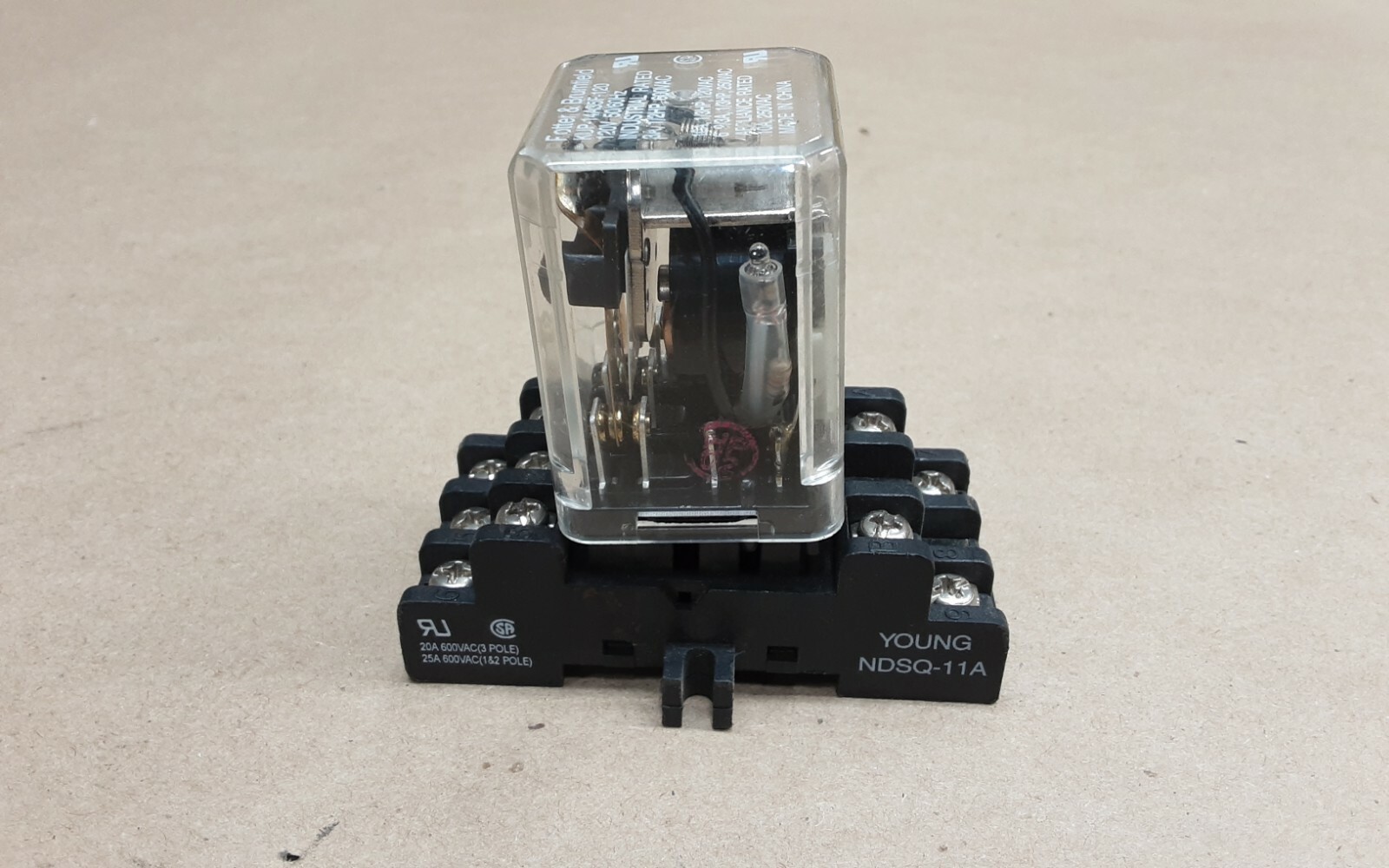 POTTER & BRUMFIELD Relay KUP-14A35F-120 YOUNG NDSQ-11A BASE SOCKET #15G97
