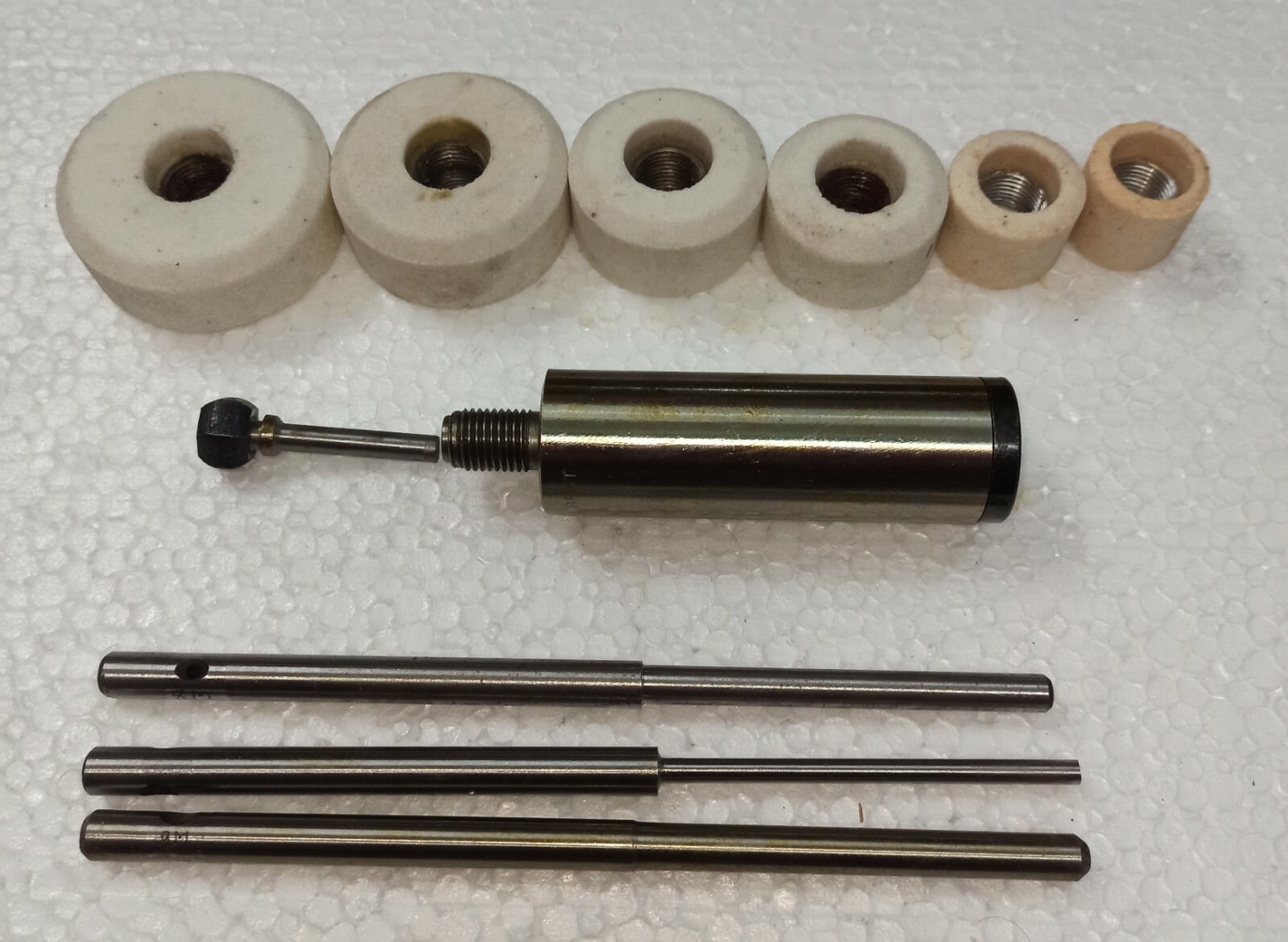 VALVE SEAT GRINDER STONE HOLDER BLACK&DEKR + STAR DRIVE WITH 3 PILOTS & 6 STONES