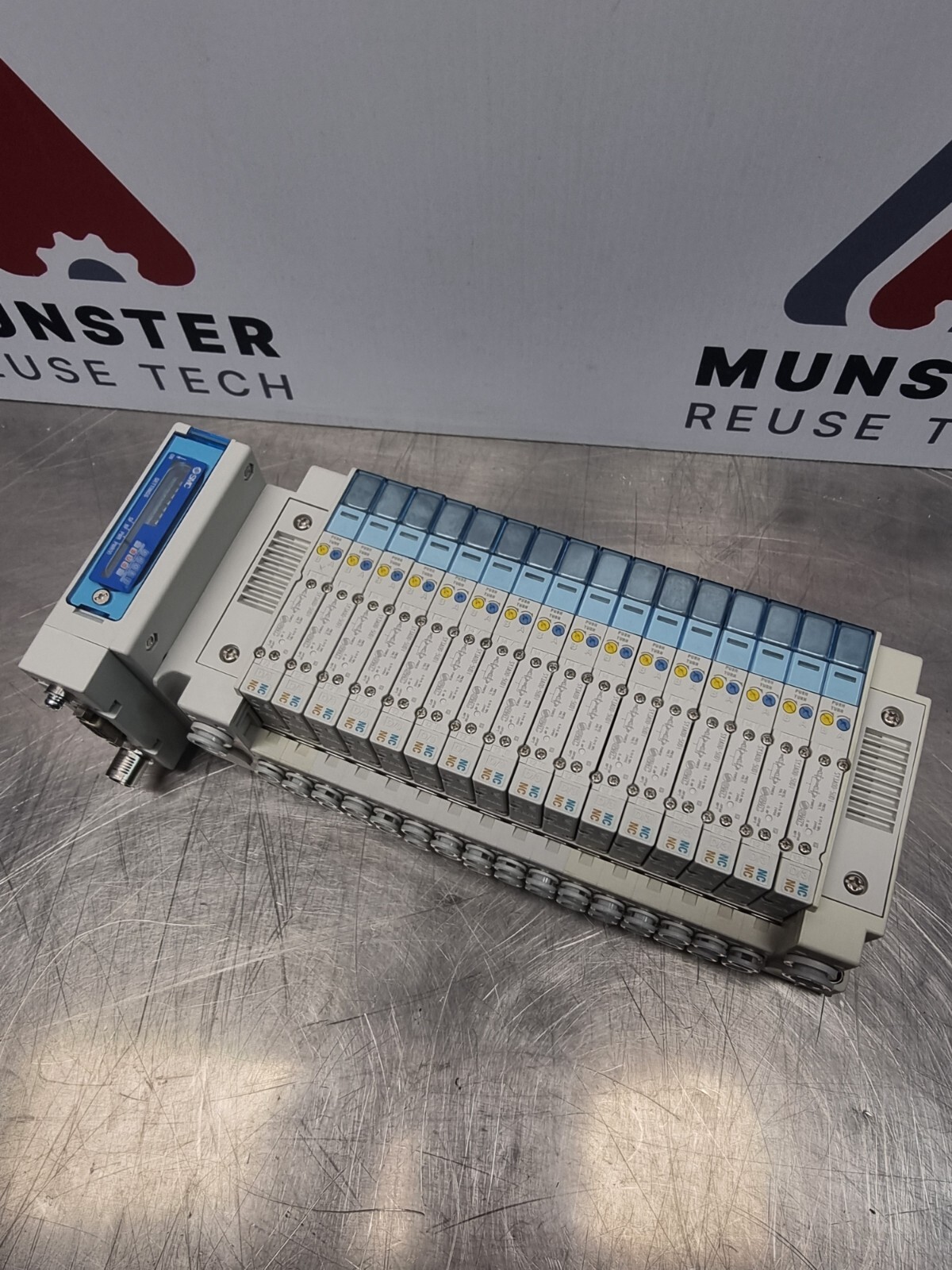 SMC EX260-SPR5 Profibus Module c/w 16 no. SY3A00-5UD1 Modules