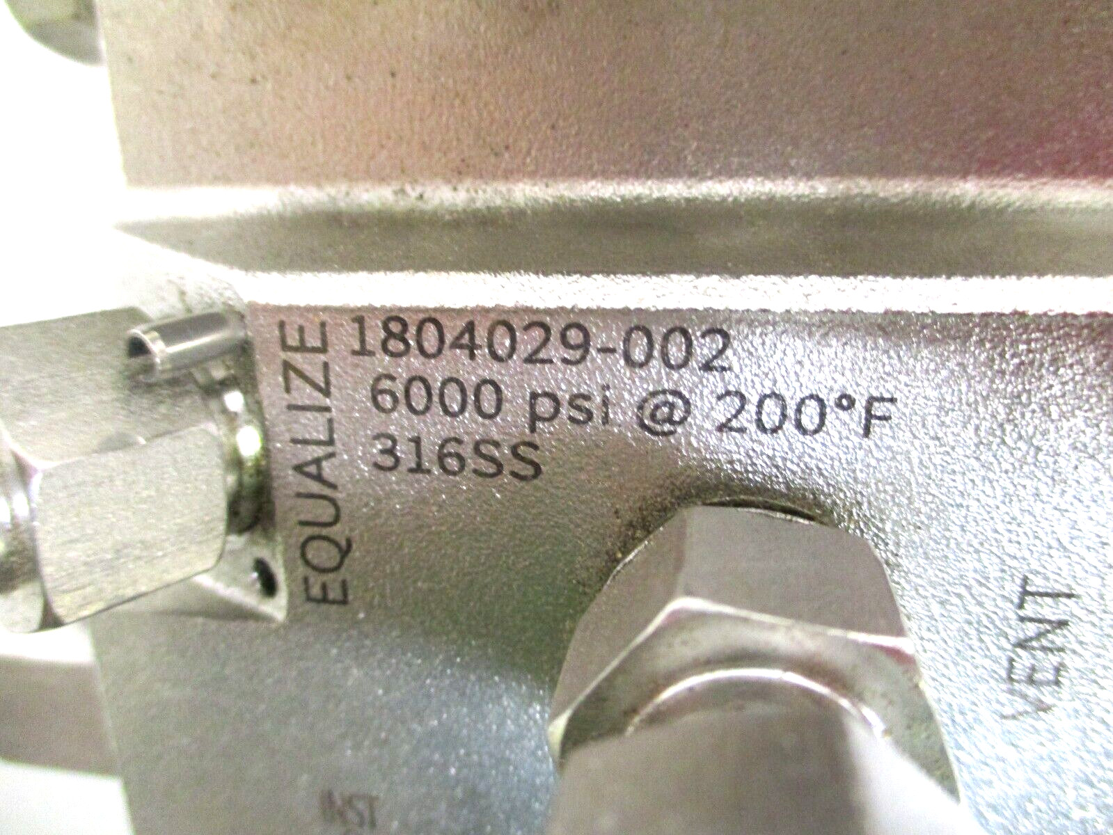 ASEA BROWN, 1804029-002, 5-VALVE MANIFOLD, 6000 PSI, w/o MOUNTING BOLTS, SURPLUS