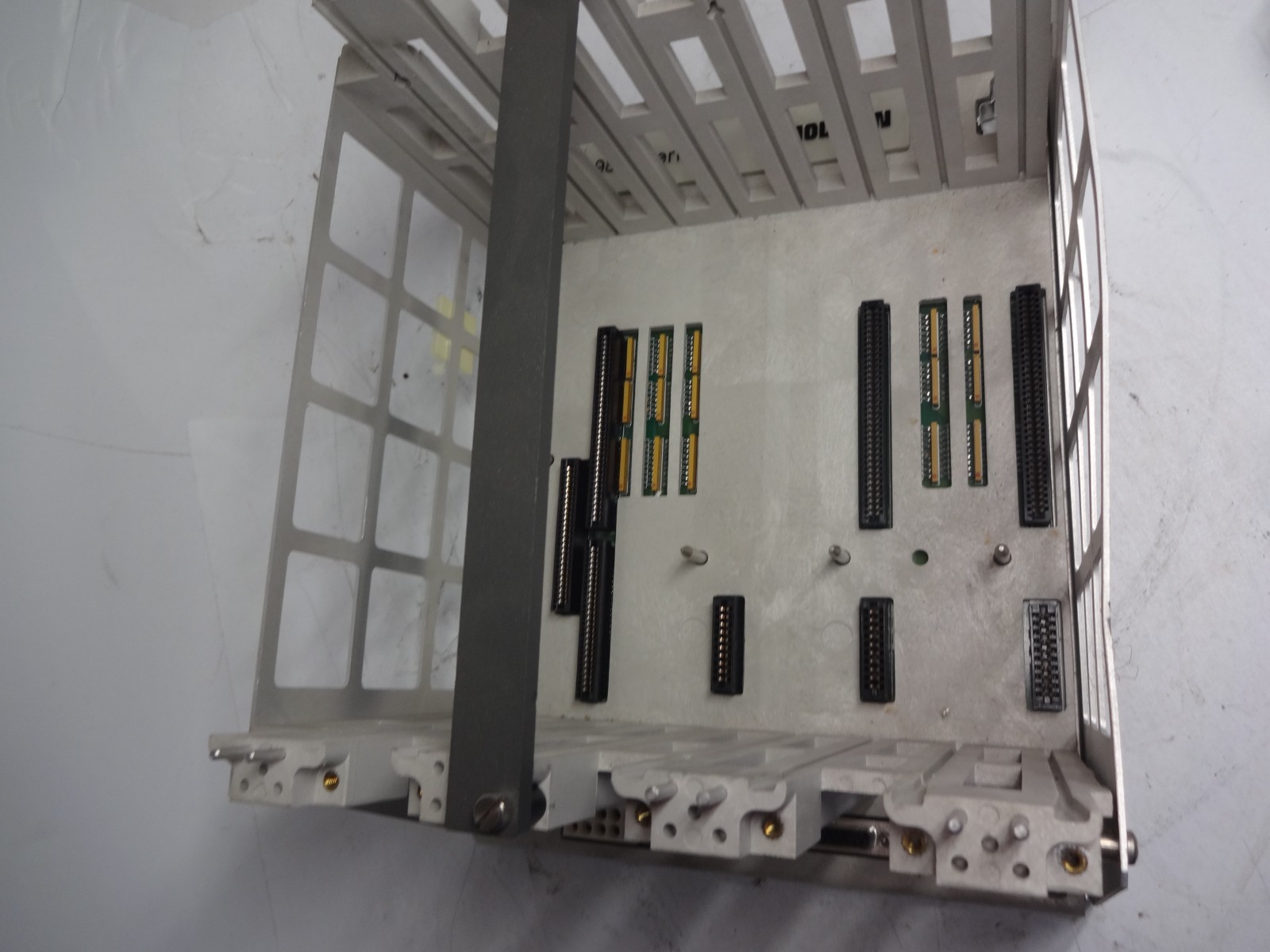 Aeg Modicon As-h810-209 Primary Housing Chassis 984 Series