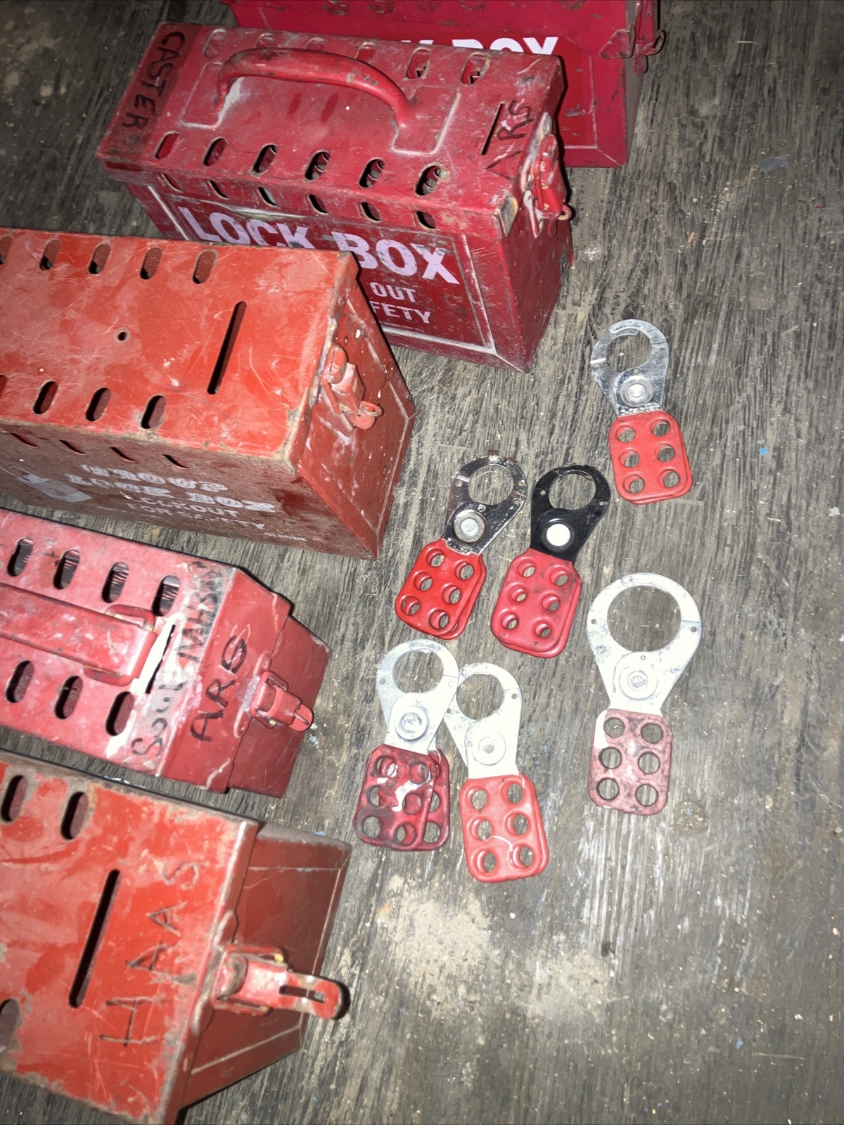 BRADPOWER Portable Metal Group Lock Out Box X7 Boxes And 6 Clasp Read