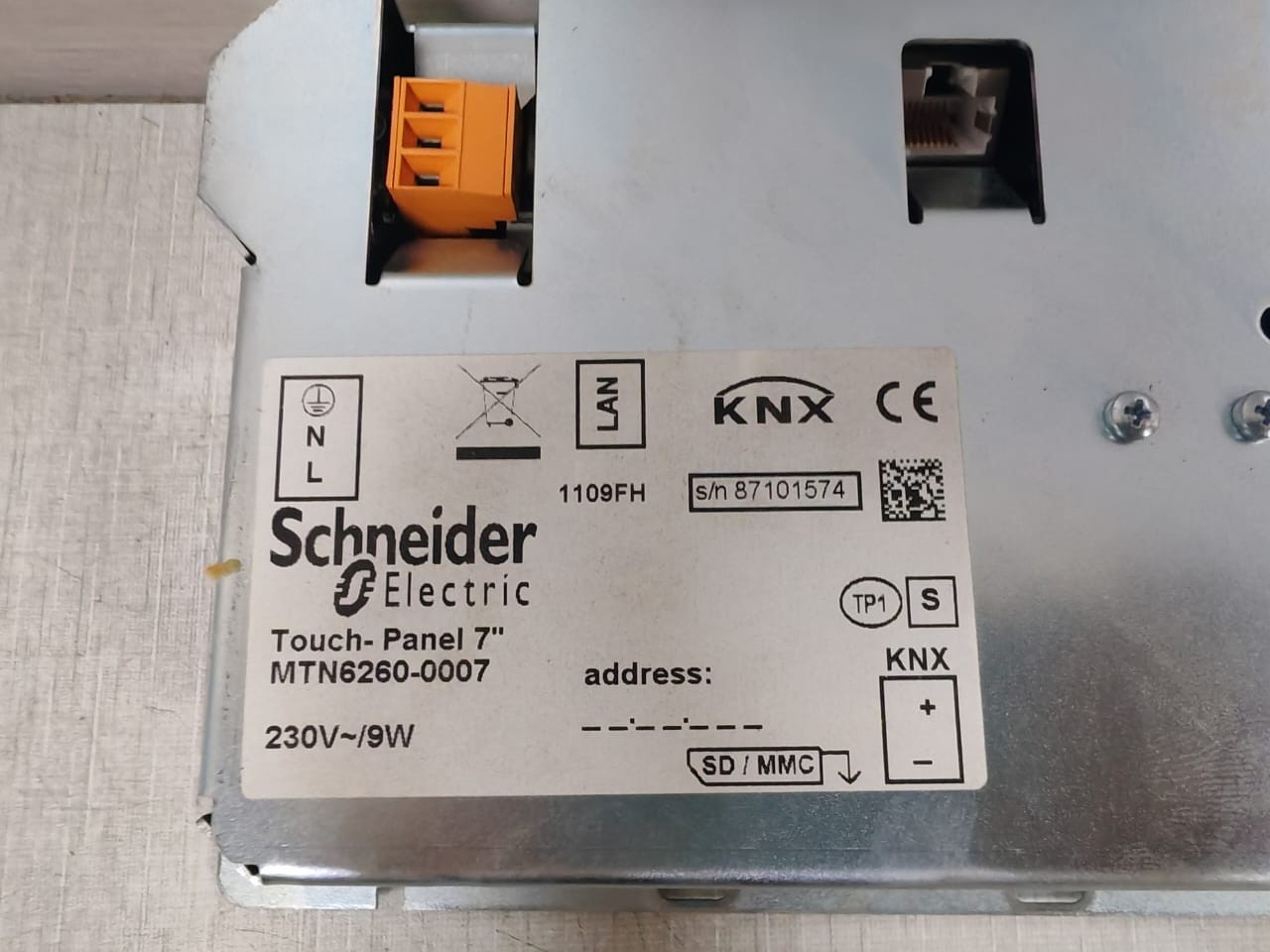 SCHNEIDER ELECTRIC MTN6260-0007 TOUCH PANEL 6″