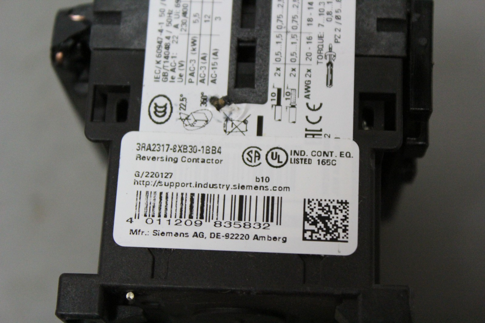 UNUSED SIEMENS REVERSING CONTACTOR 3RA2317-8XB30-1BB4
