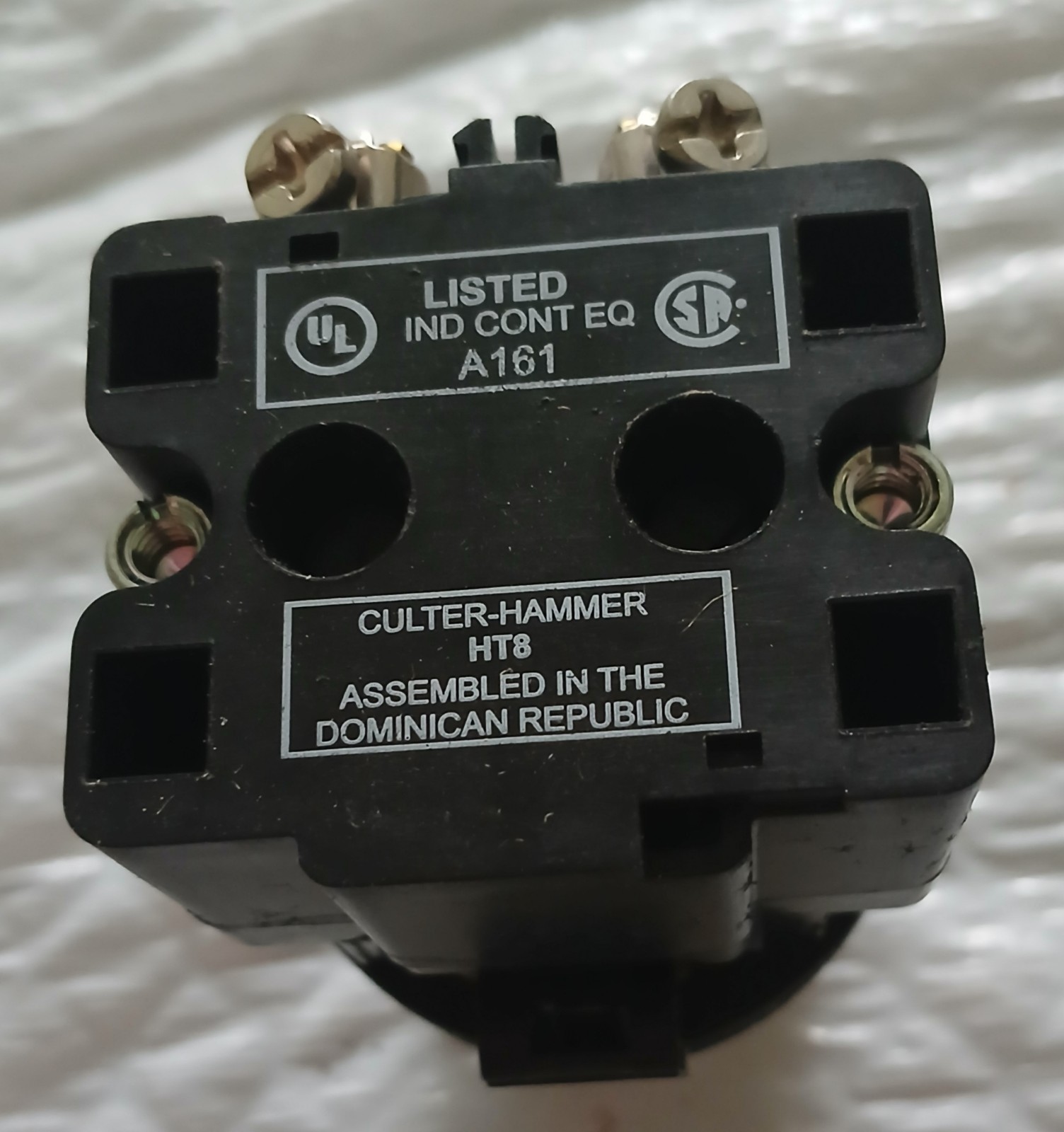 Eaton Pushbutton Operator. HT8GBT1. New. No lens or bulb. Free Shipping