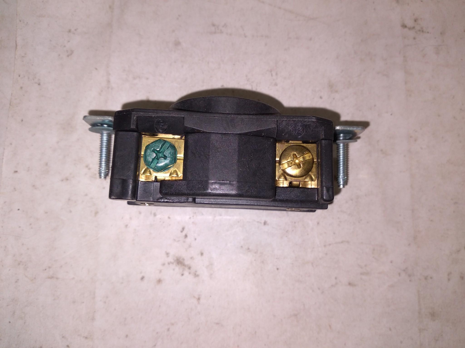 COOPER ARROW HART 6430 LOCKING RECEPTACLE 20A 480V 3PH 3P 4W GRD ’10 IN BOX’
