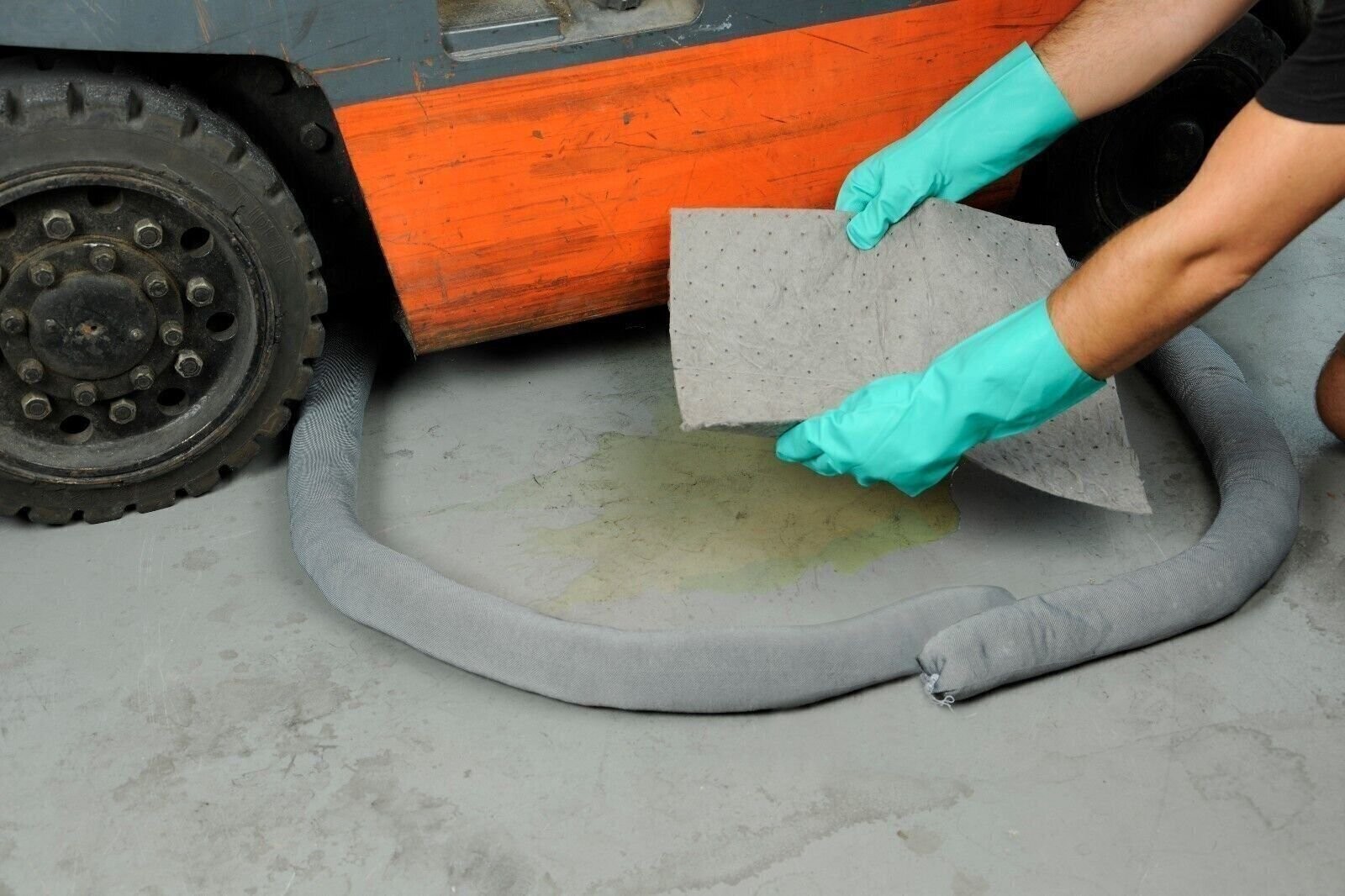 AABACO Universal Absorbent Pads, Heavy Weight Sheets (100CT) 15″X17″ Grey