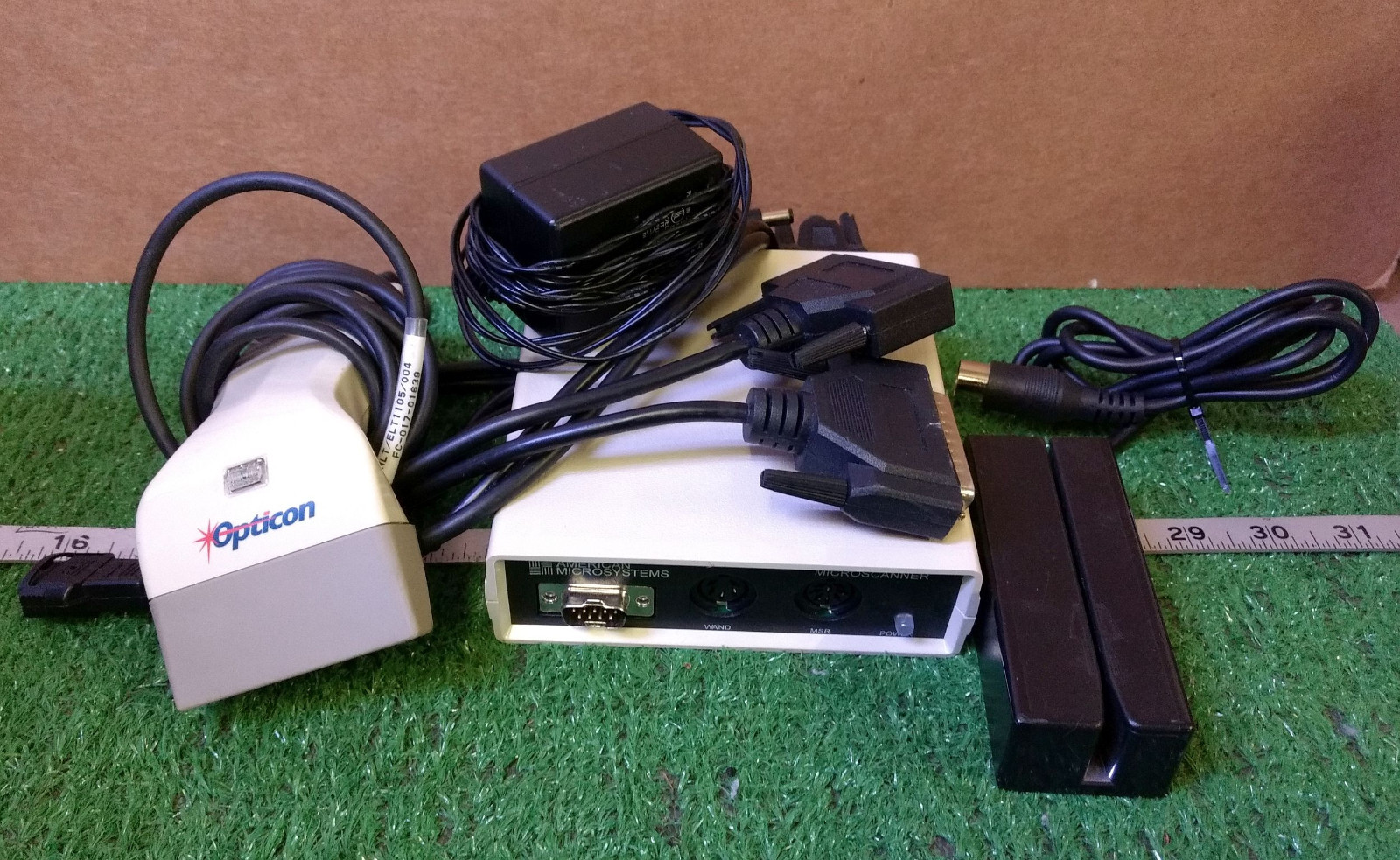 1 USED AML M2500 BAR CODE & MAGNETIC STRIPE READER SET-UP ***MAKE OFFER***