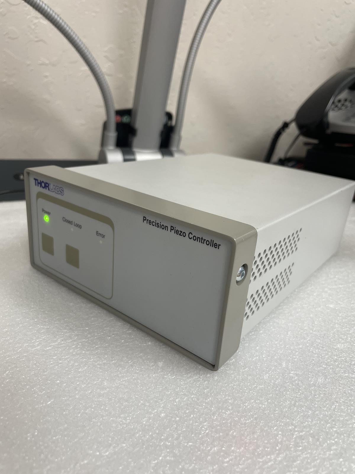 THORLABS CB7 4EX, UK PRECISION PIEZO CONTROLLER