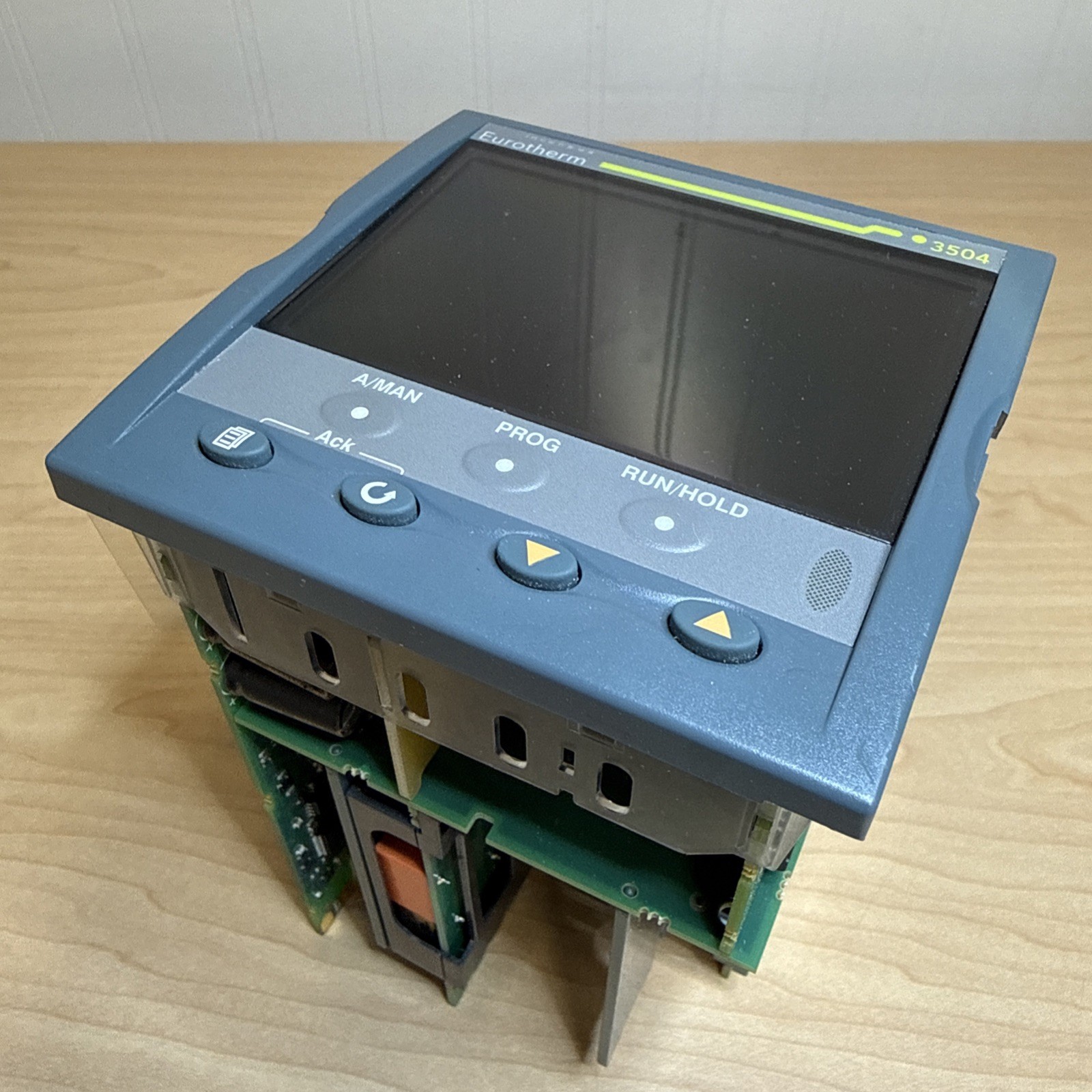 Invensys Eurotherm 3504 Temperature Controller TM0168AGFWUBMA-1 P-2 Temp Module