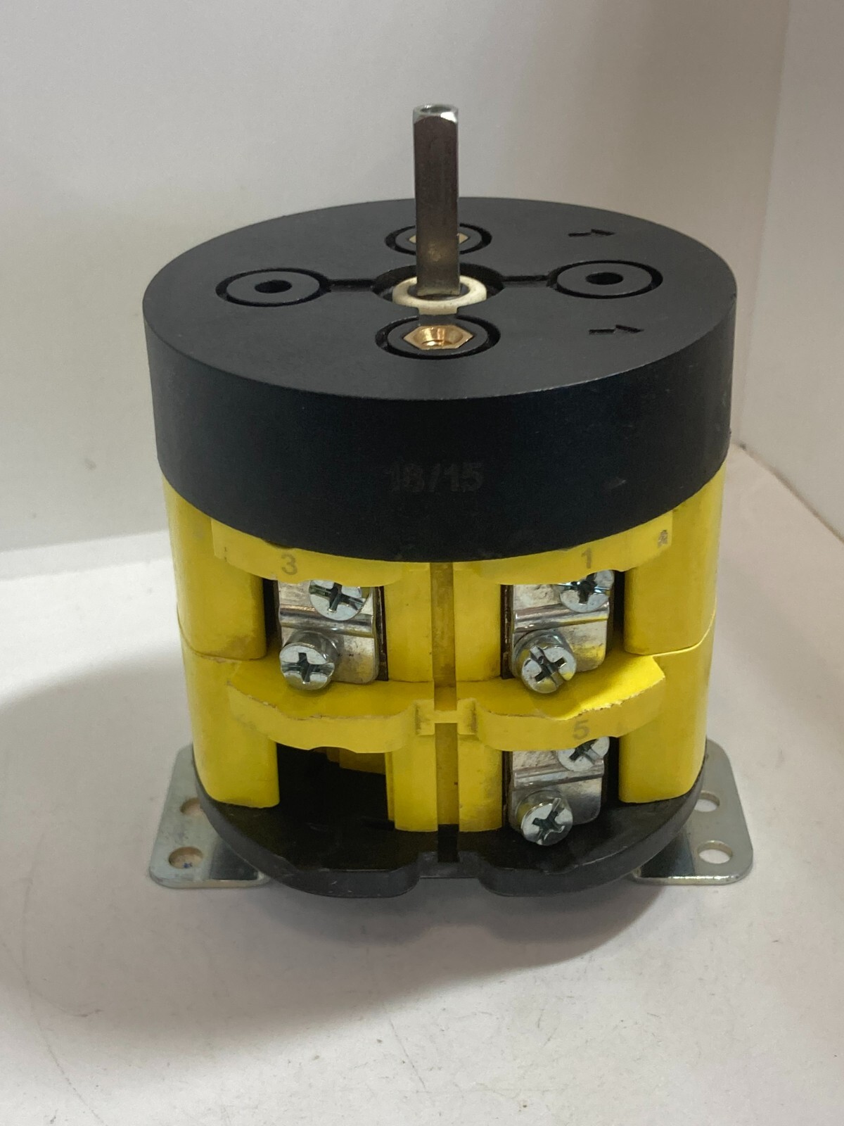 GIOVENZANA C0630003B ROTARY CAM SWITCH 690V 50/60HZ SERIES C06.3 NNB