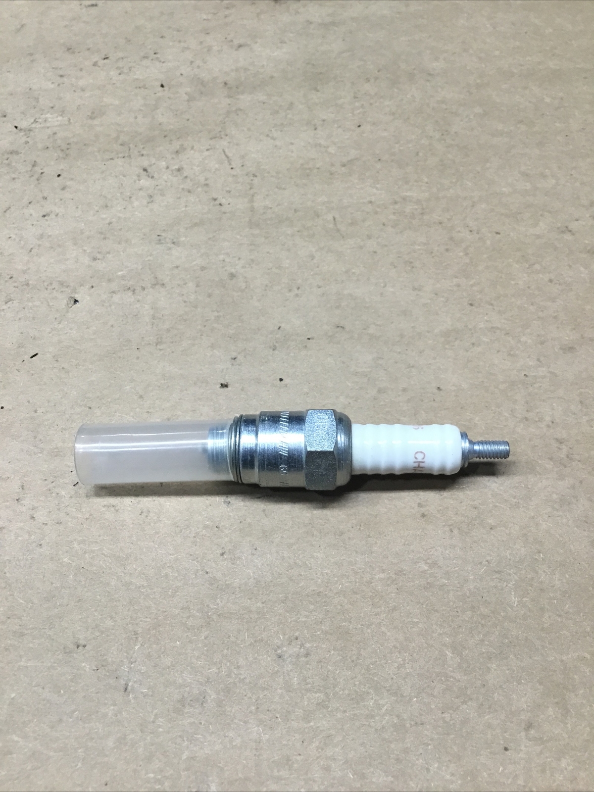 Champion Model: 842 UY6 Spark Plug 0B65 #700K123