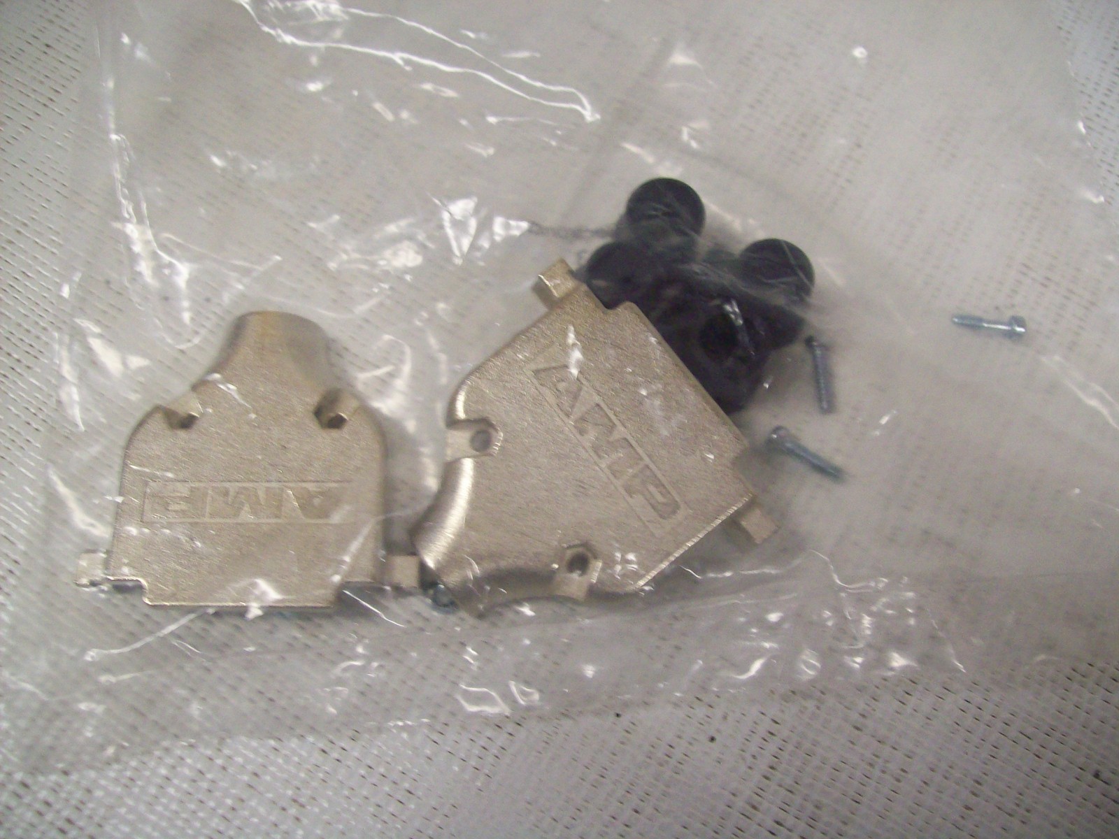 Tyco Electronics D-Subminiature Backshells KIT 5748676-3 x 2
