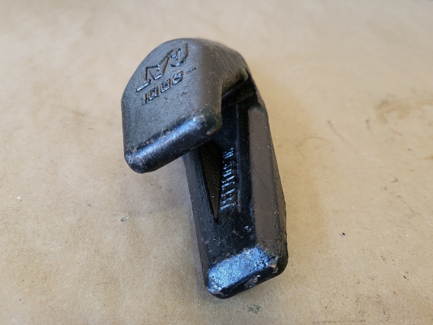 SURPLUS NEW Caterpillar Bucket Tooth Adapter HL6047.487 (Box of 6) – Parts