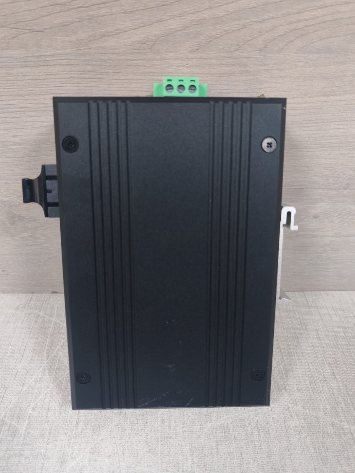 UOTEK UT-2604SM-SC 4-Port 100M Network Fiber Optical Transceiver