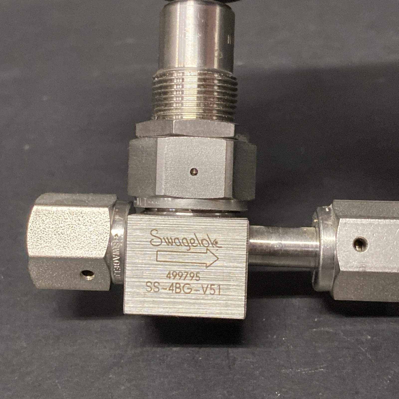NICE CLEAN SWAGELOK BELLOWS VALVE SS-4BG-V51 With Check Valve SS-4C2-1 1 PSI YA
