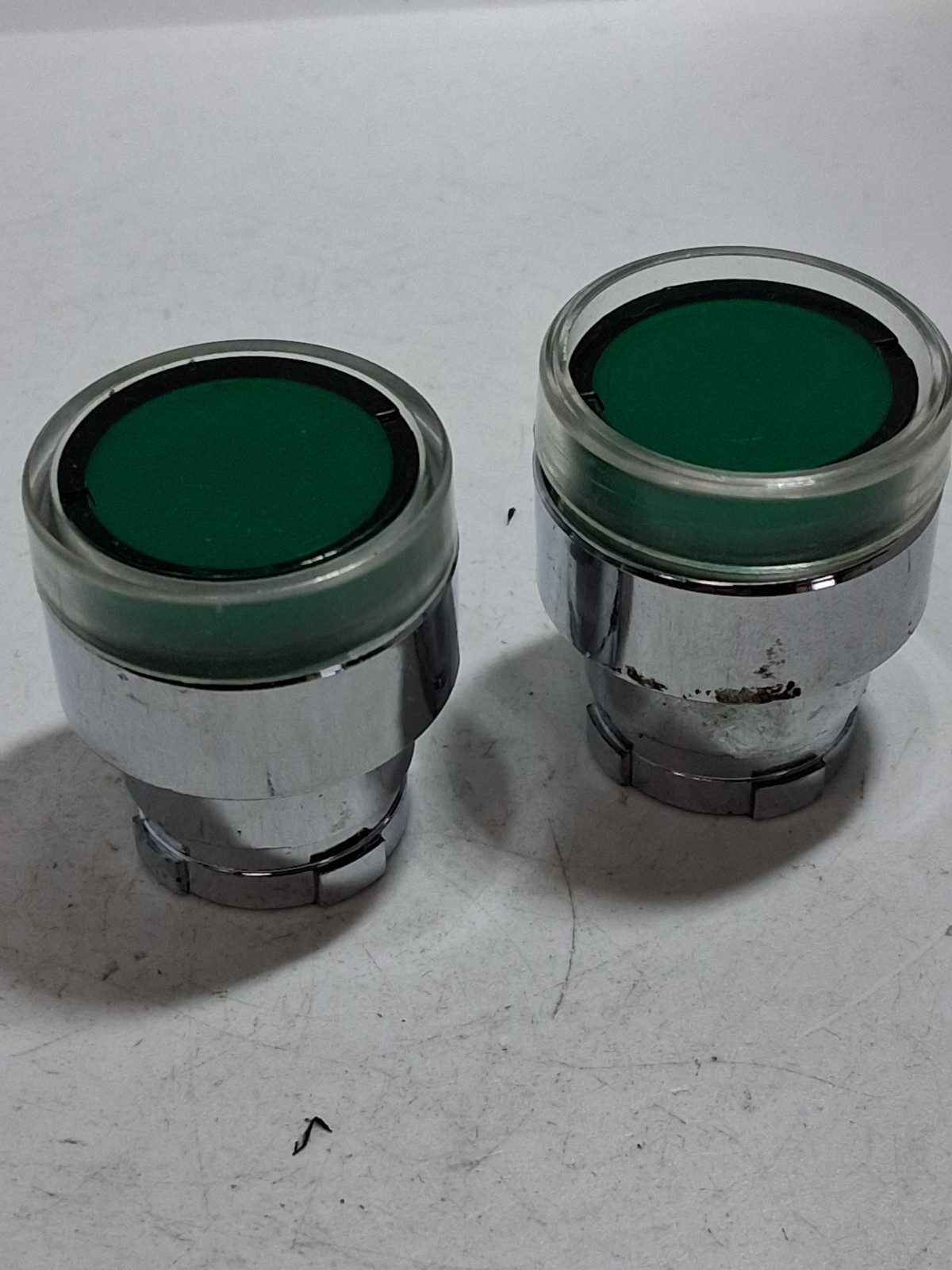 TELEMECANIQUE ZB2-BW33 PUSHBUTTON OPERATOR GREEN ILLUMINATED (LOT OF 2)