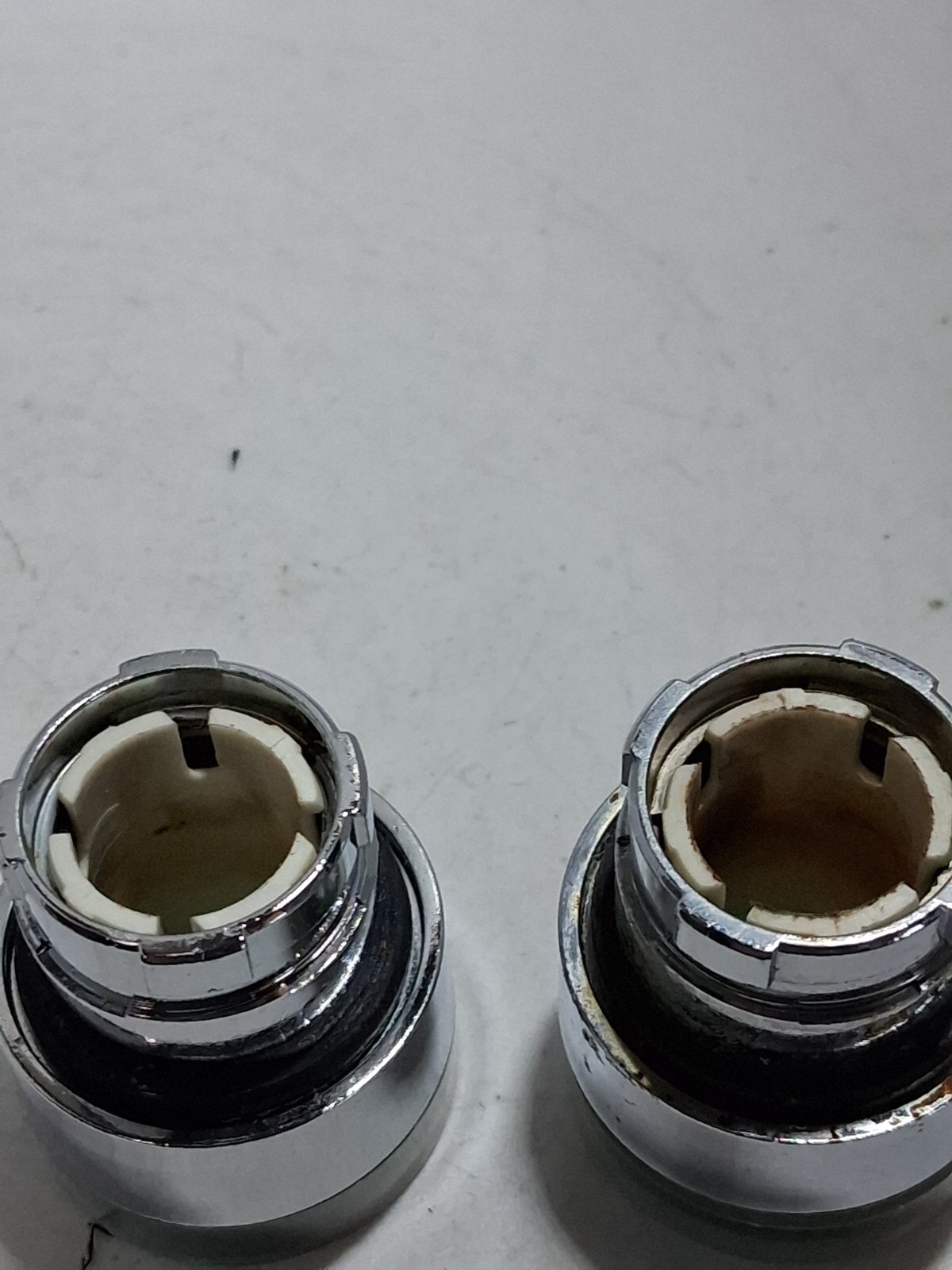 TELEMECANIQUE ZB2-BW33 PUSHBUTTON OPERATOR GREEN ILLUMINATED (LOT OF 2)