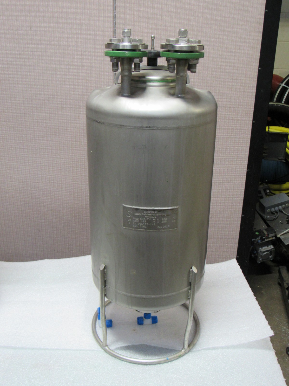 Apache 120-10 Stainless Pressure Vessel Tank 10.4 Gal 39.4L 190Psi 100°F 2016Yr