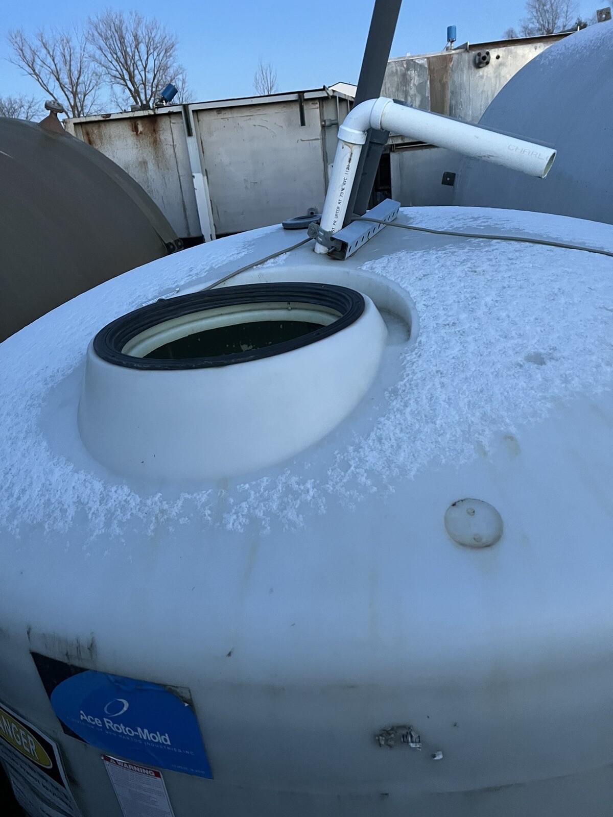 2000 Gallon Vertical Poly Storage Tank, 7′ H x 6′ D