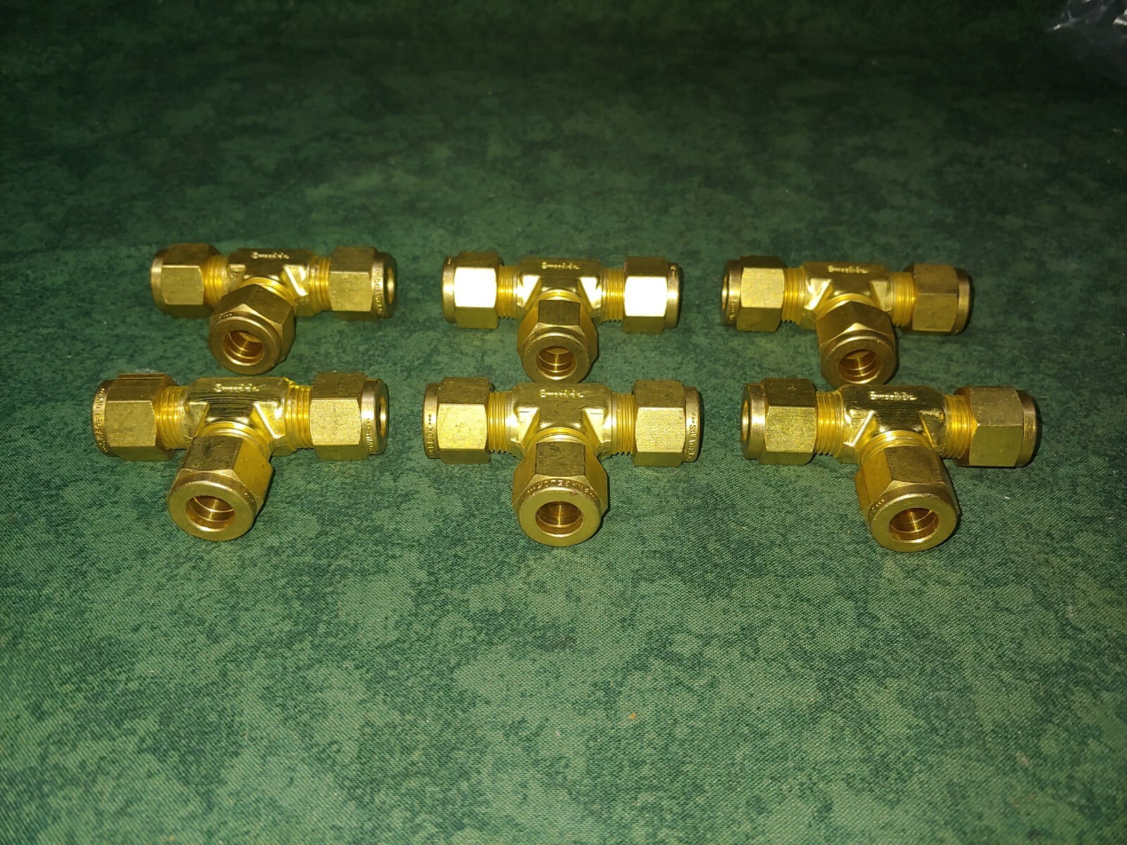 One (1) Swagelock 3/8″ Brass Compression “Tee” Fitting (44925-A10)