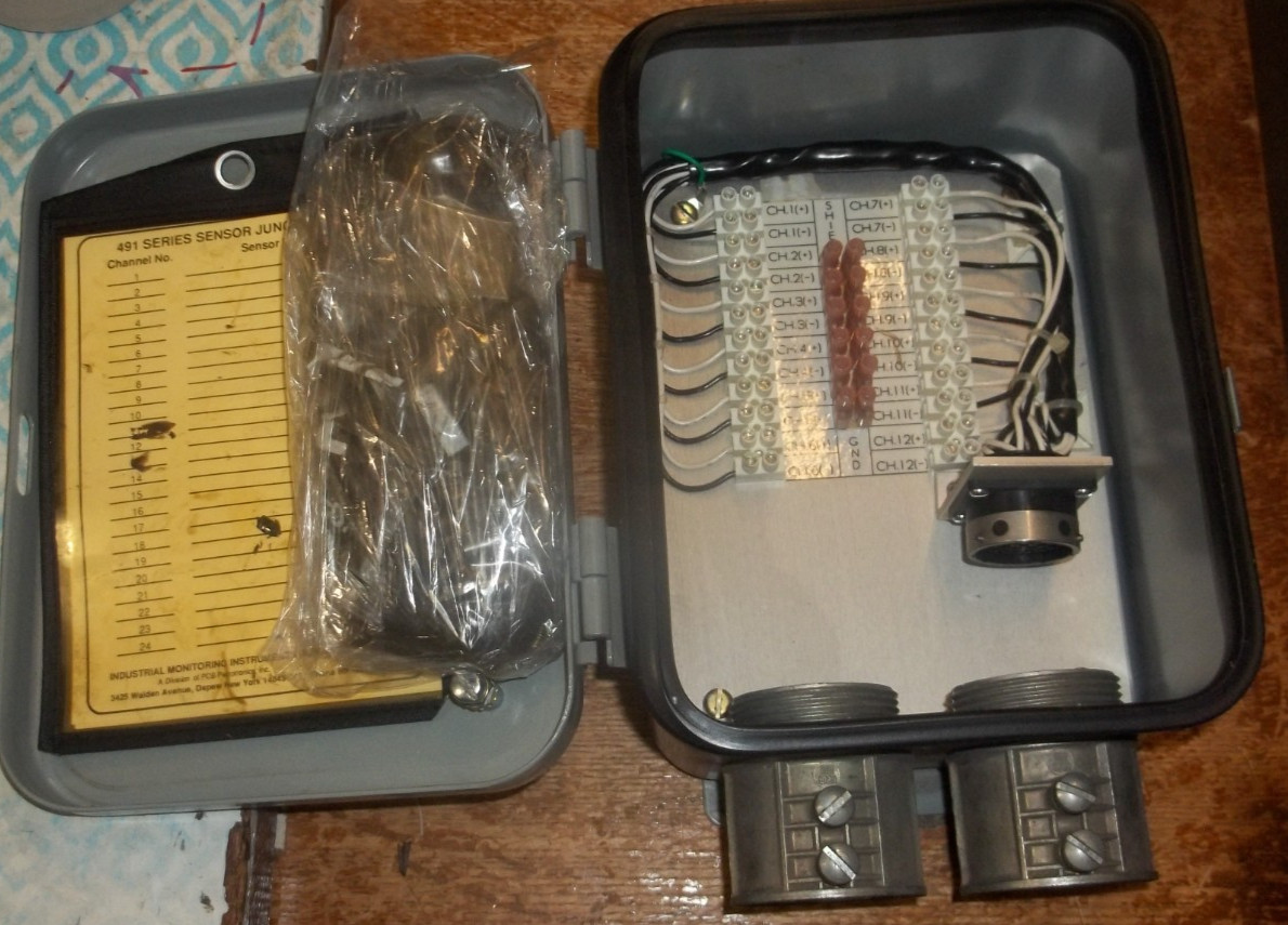 INDUSTRIAL MONITORING INSTRUMENTATION 491A33 INTERFACE BOX (LL4)
