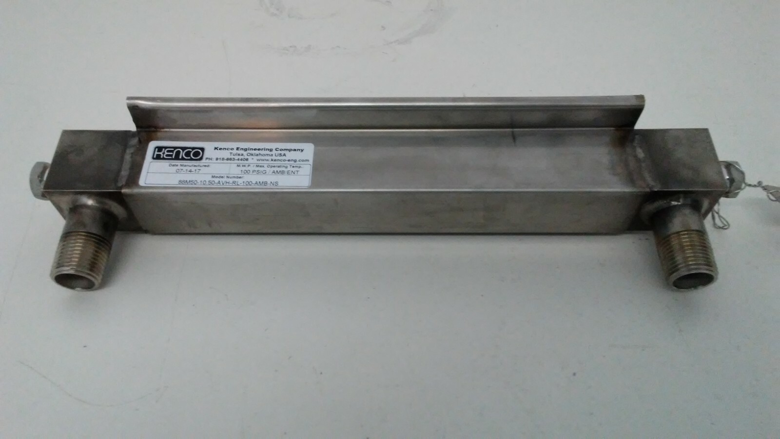 NIB! KENCO 100-PSIG 0-8″ AMBIENT FLOW METER GAUGE 88M50-10.50-AVH-RL-100-AMB-NS