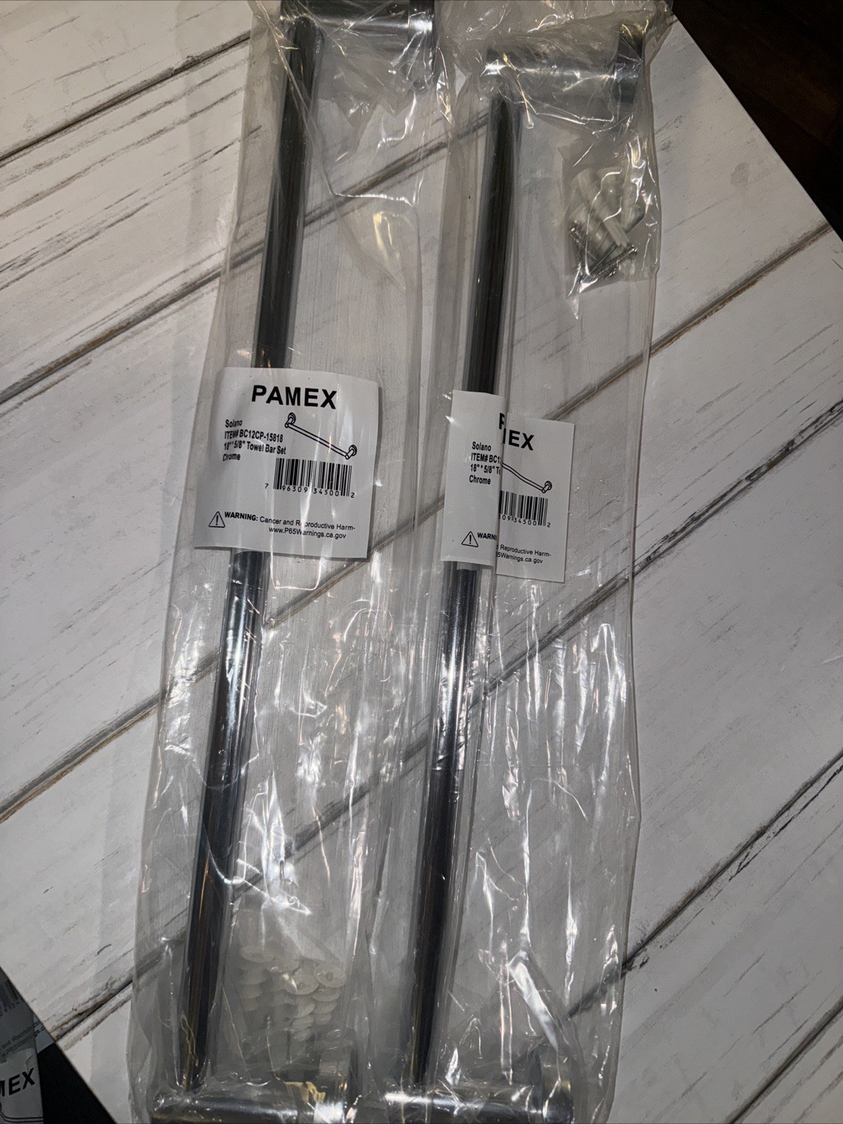 Lot Of Two Pamex BC12CP-15818 18″ Aluminum Towel Bar Solano Chrome