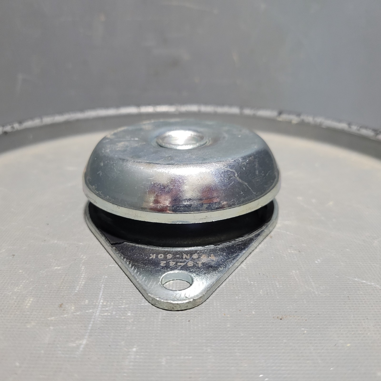 Bell Mount Vibration Compression Absorber, 19-42, T79N-60K