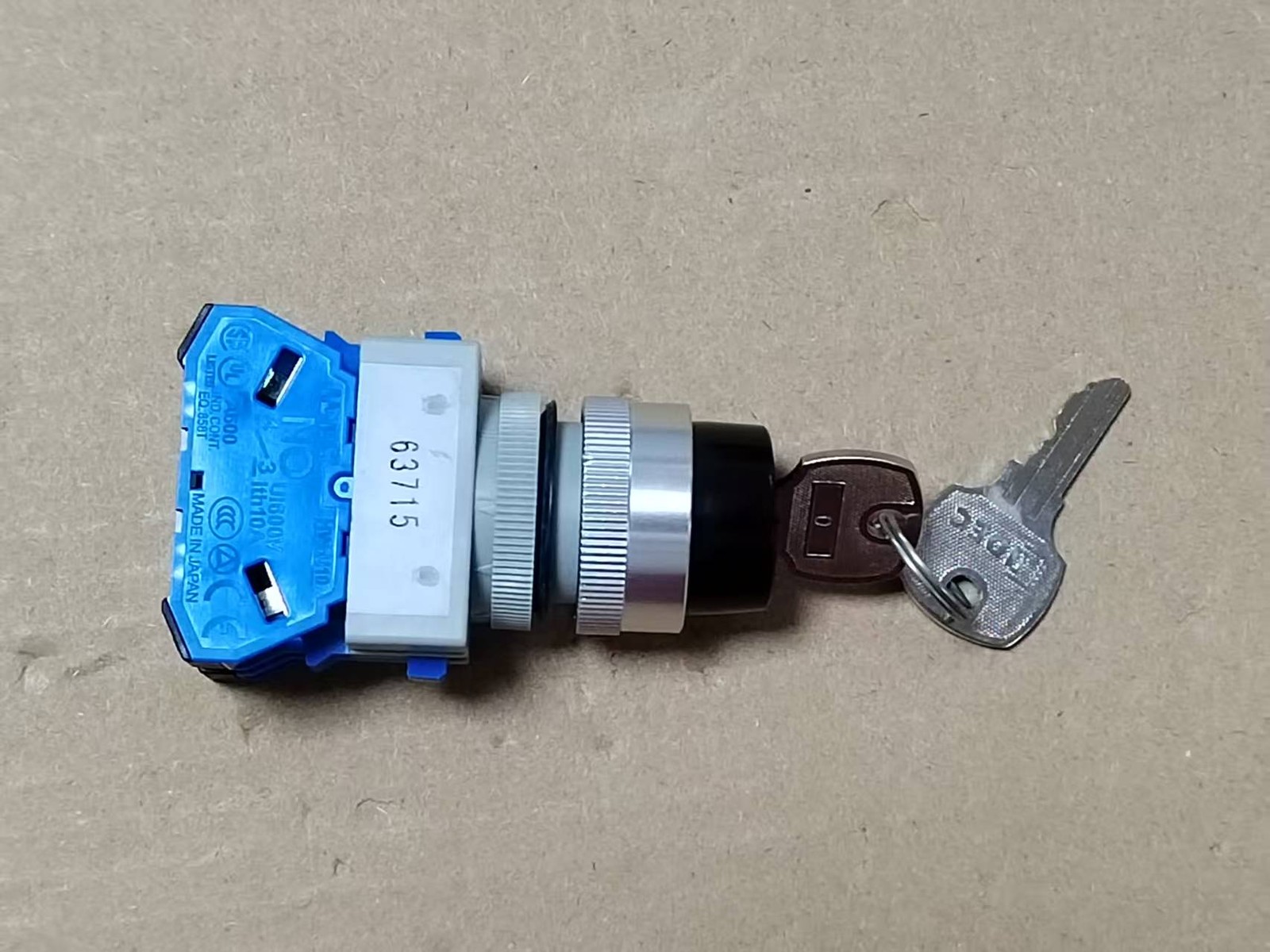 1Pc IDEC Key switch 22MM ASW21K20 2NO